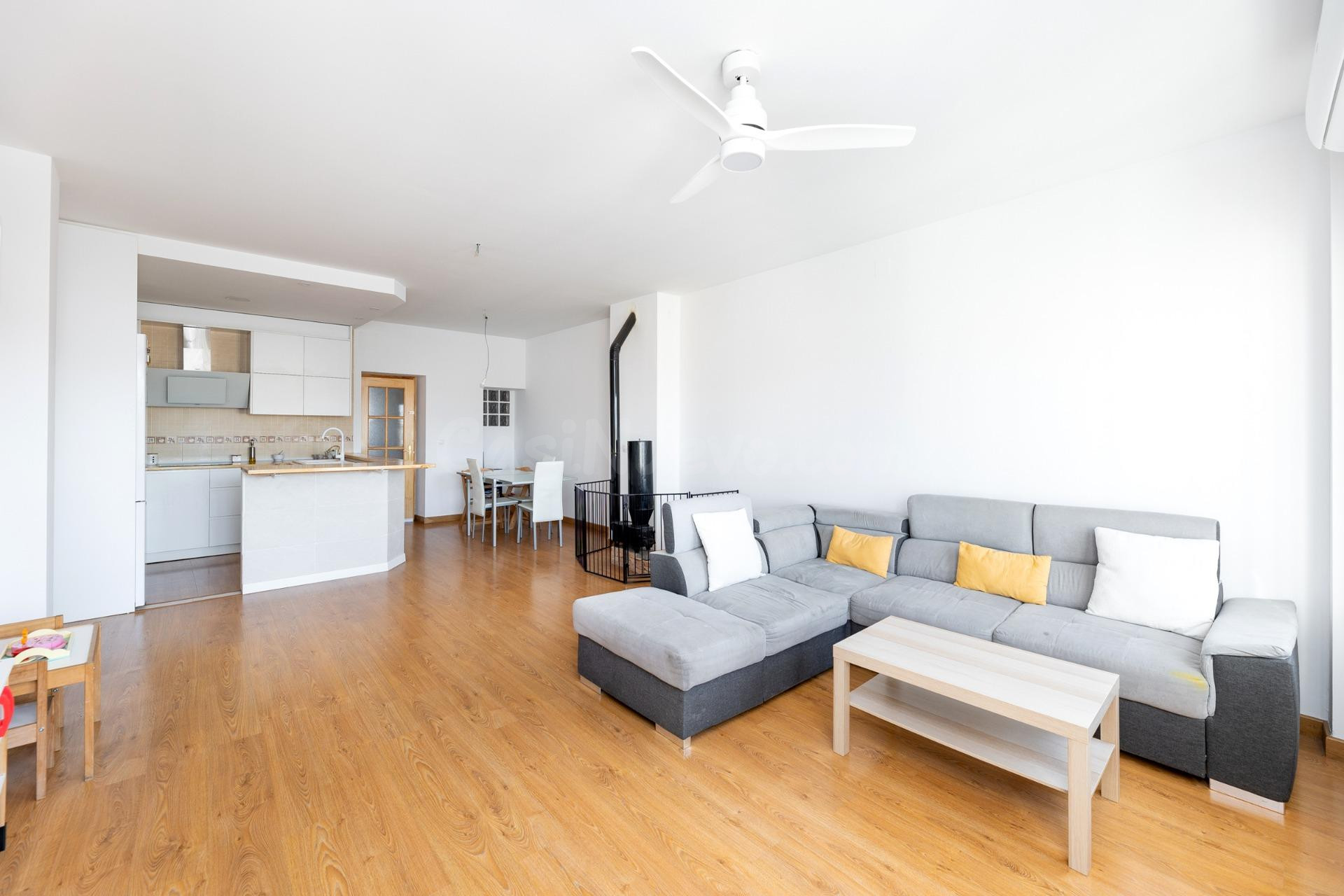 Espectacular casa reformada en el centro de Láchar – amplitud, diseño y tecnología en un solo hogar