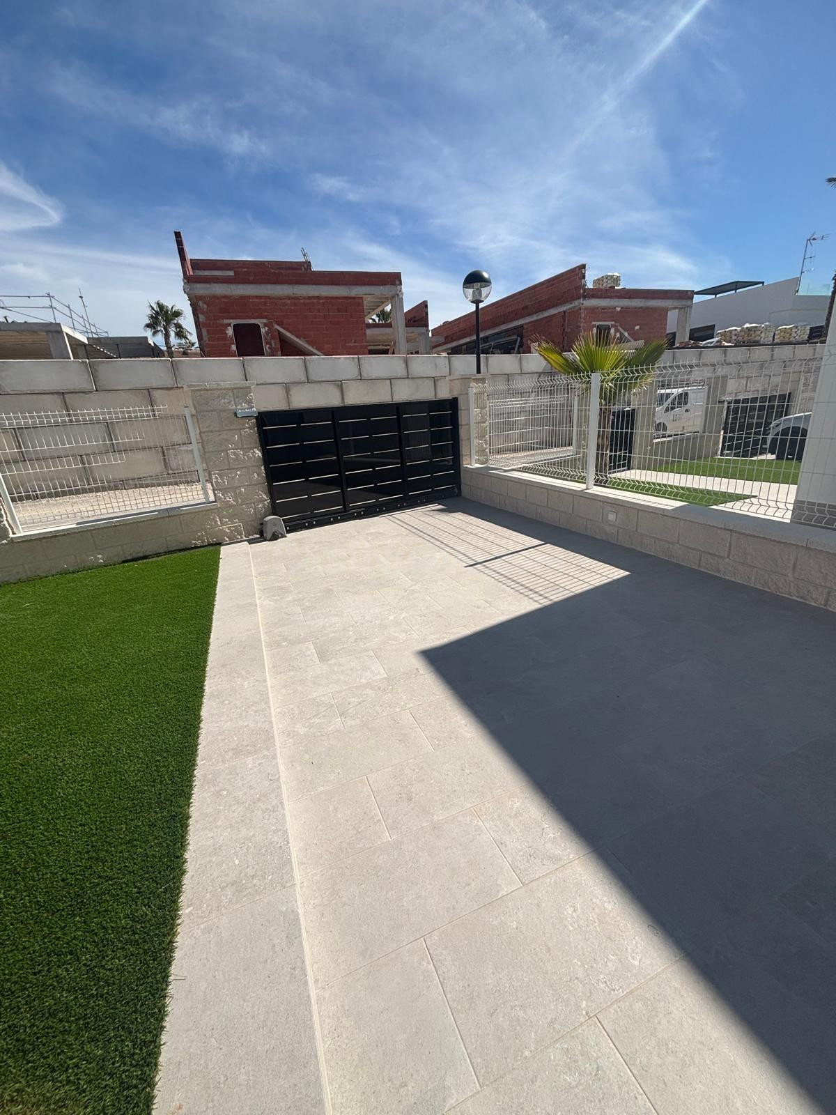Preciosa villa soleada con piscina privada y parcela indepen - foto 5