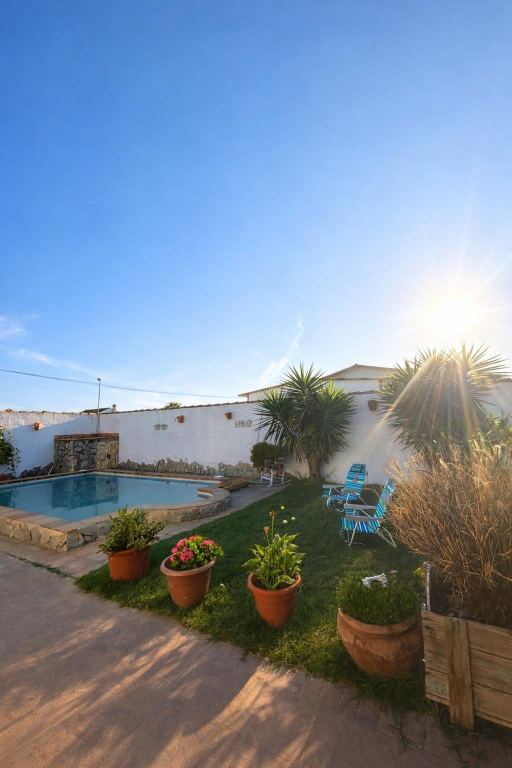 NO HIPOTECABLE Chalet rústico independiente con piscina y gran parcela en Chiclana – Espacio y tranquilidad