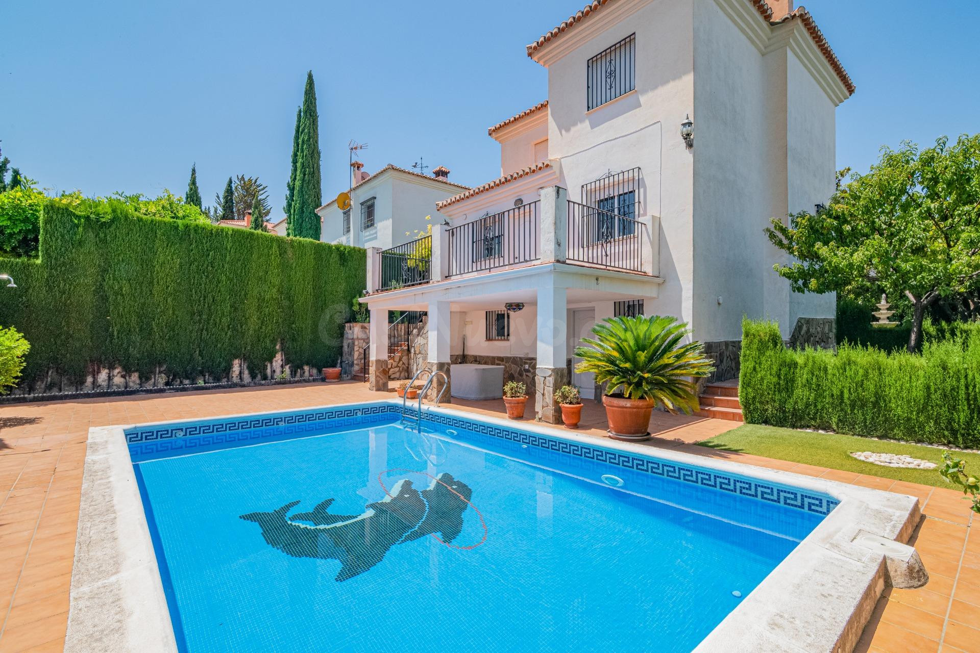 BONITO CAHLET INDEPENDIENTE CON PISCINA¡¡¡