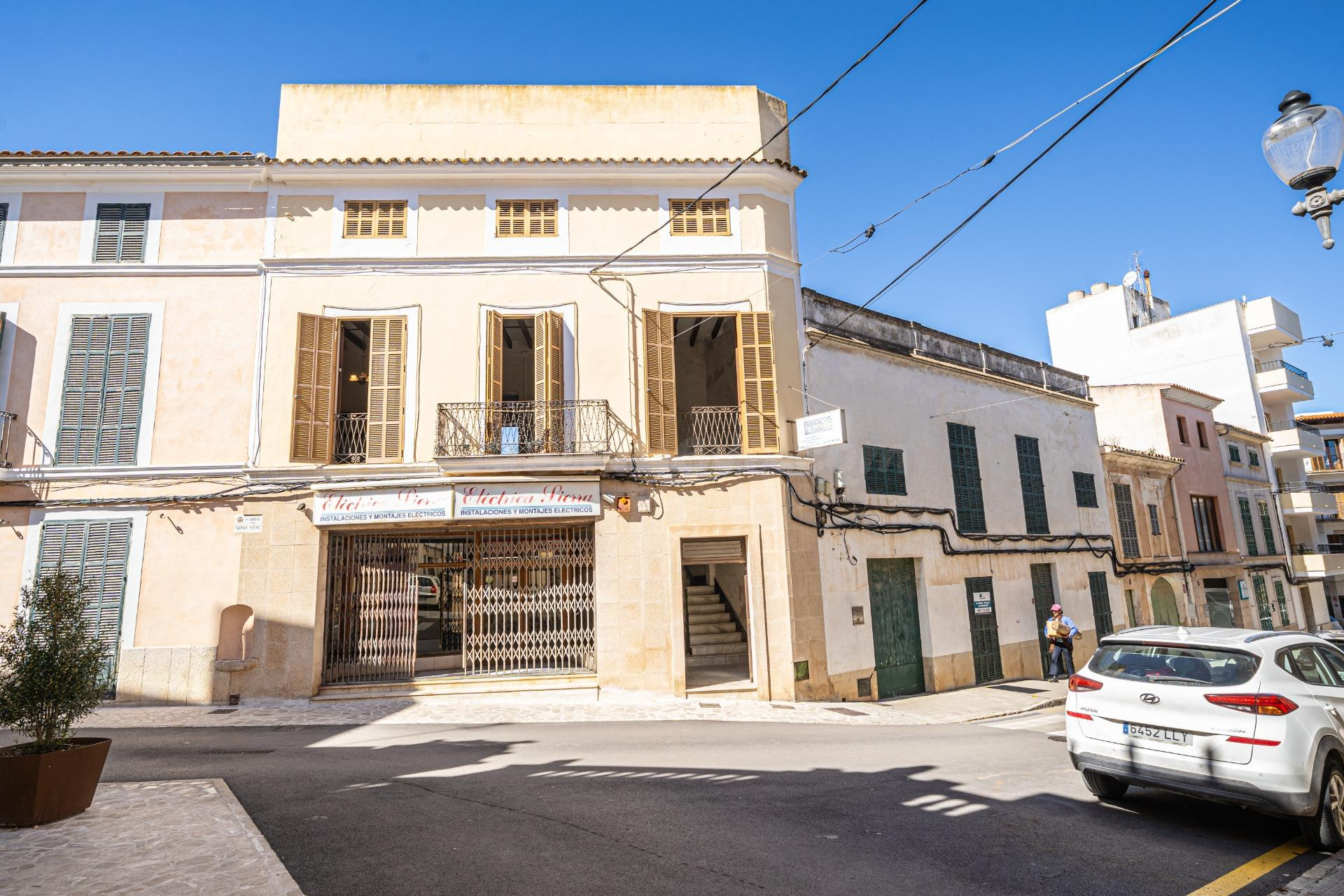 2 Pisos y local comercial zona Centro de Felanitx