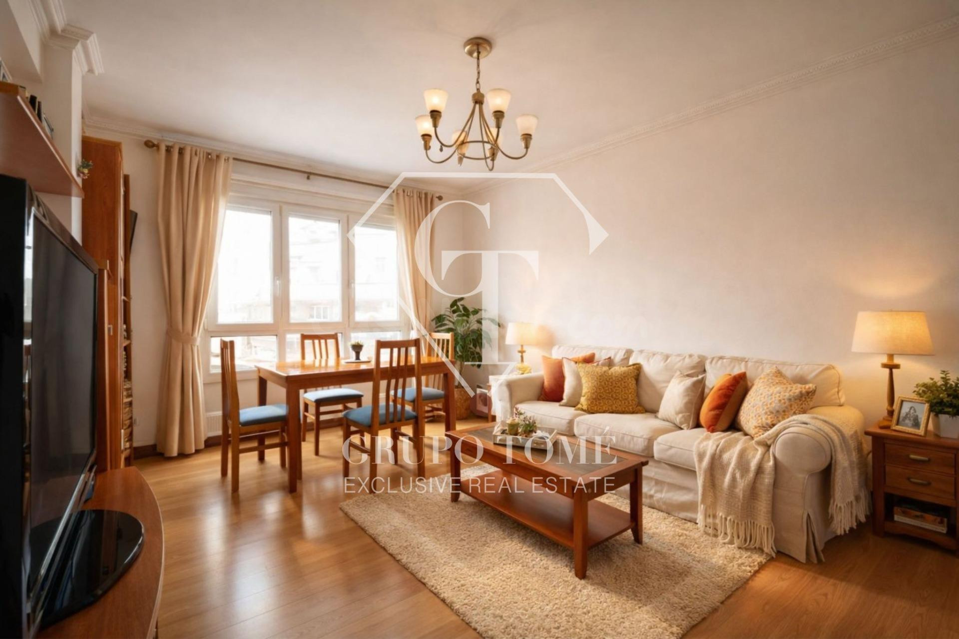 Luminoso piso en altura con vistas abiertas