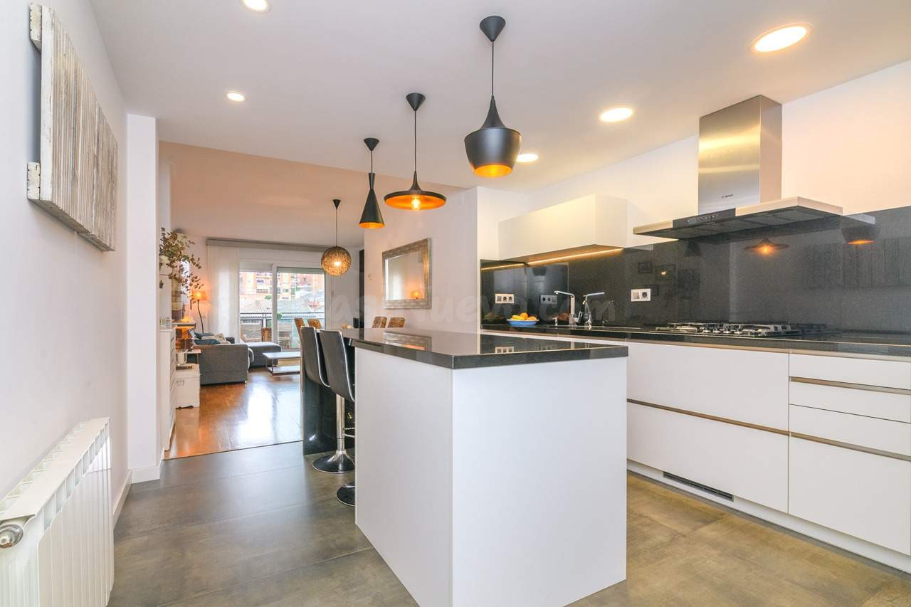 ☀️ Piso REFORMADO con piscina y parking en Viladecans