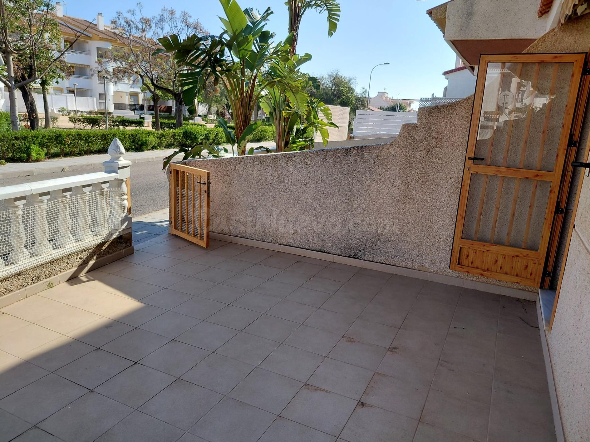 SE VENDE CASA ADOSADA EN TORRE DE LA HORADADA