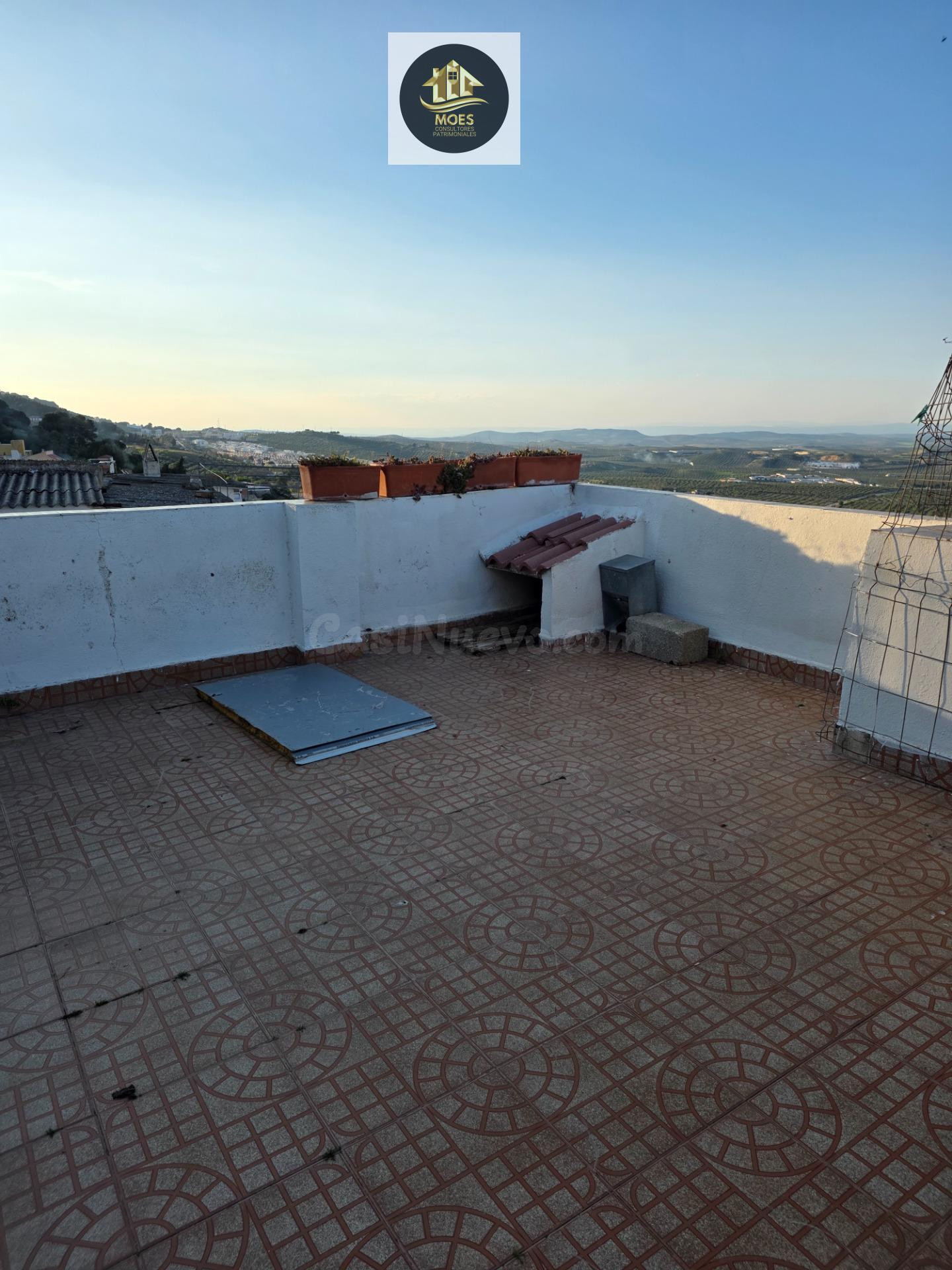 CASA EN LA CIRCUNVALACION - foto 2