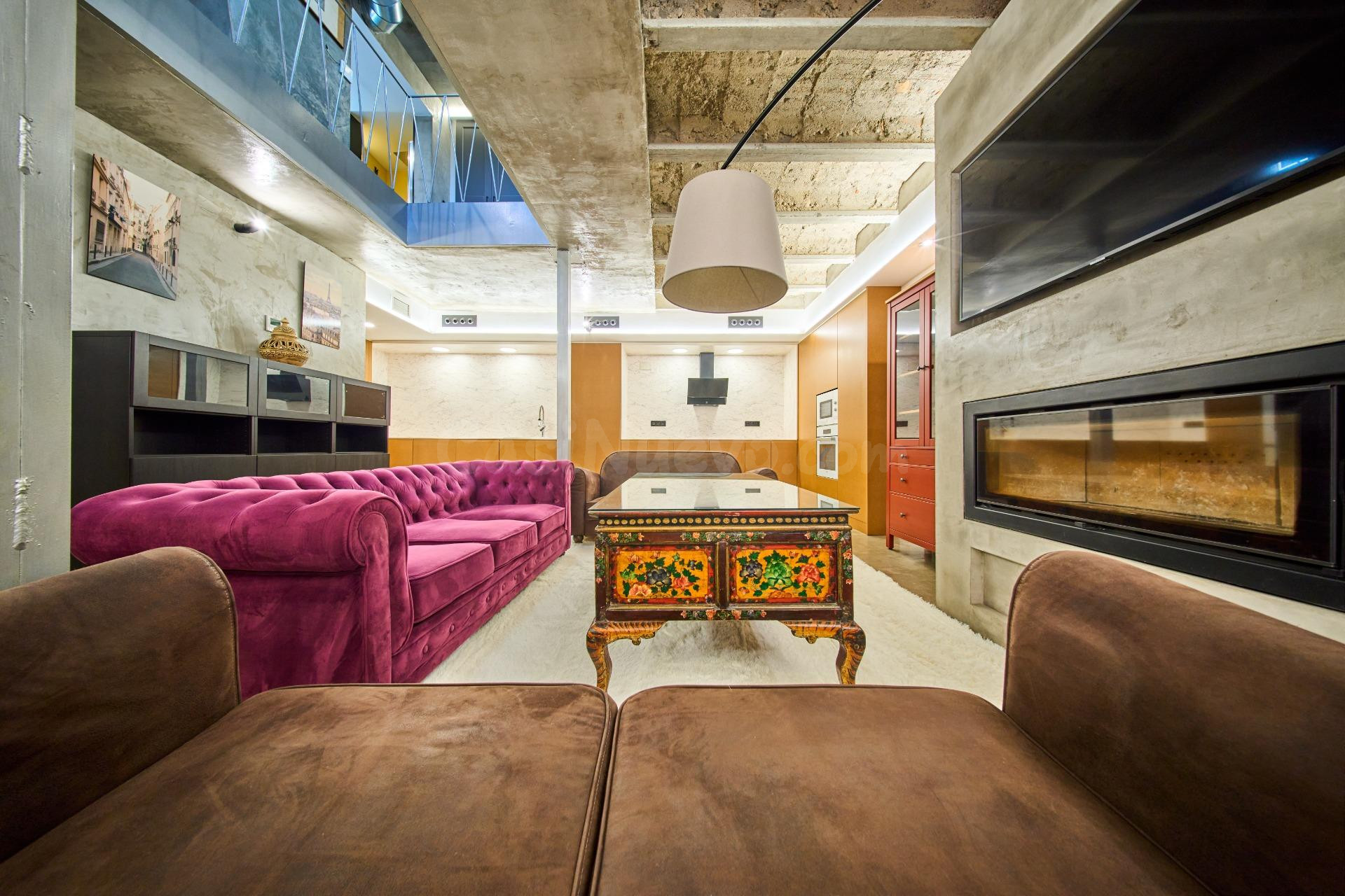 Casa adosada diseño industrial espectacular