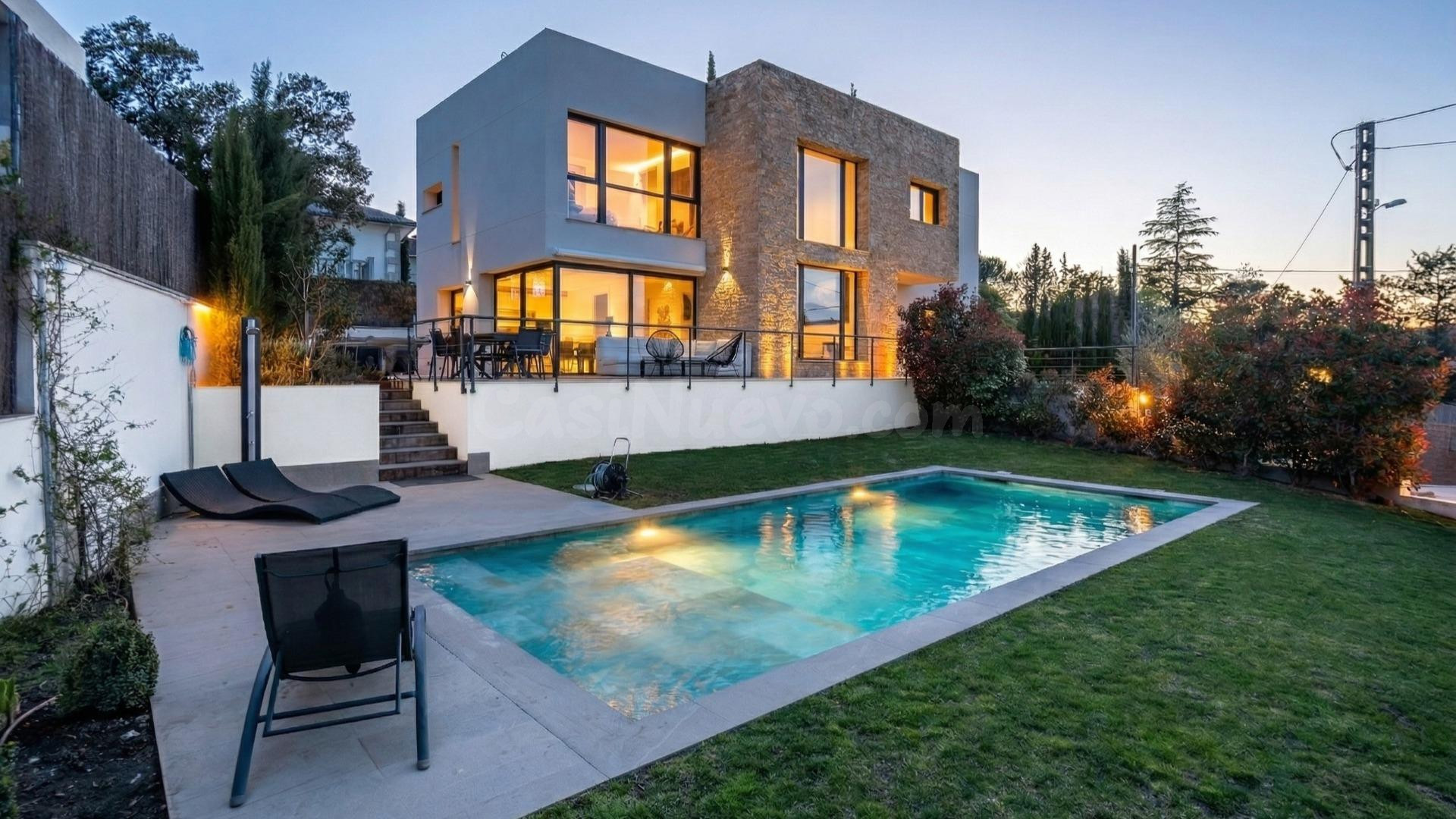 CHALET INDEPENDIENTE DE DISEÑO CON ESPECTACULARES VISTAS, PRIVACIDAD Y EXCLUSIVIDAD