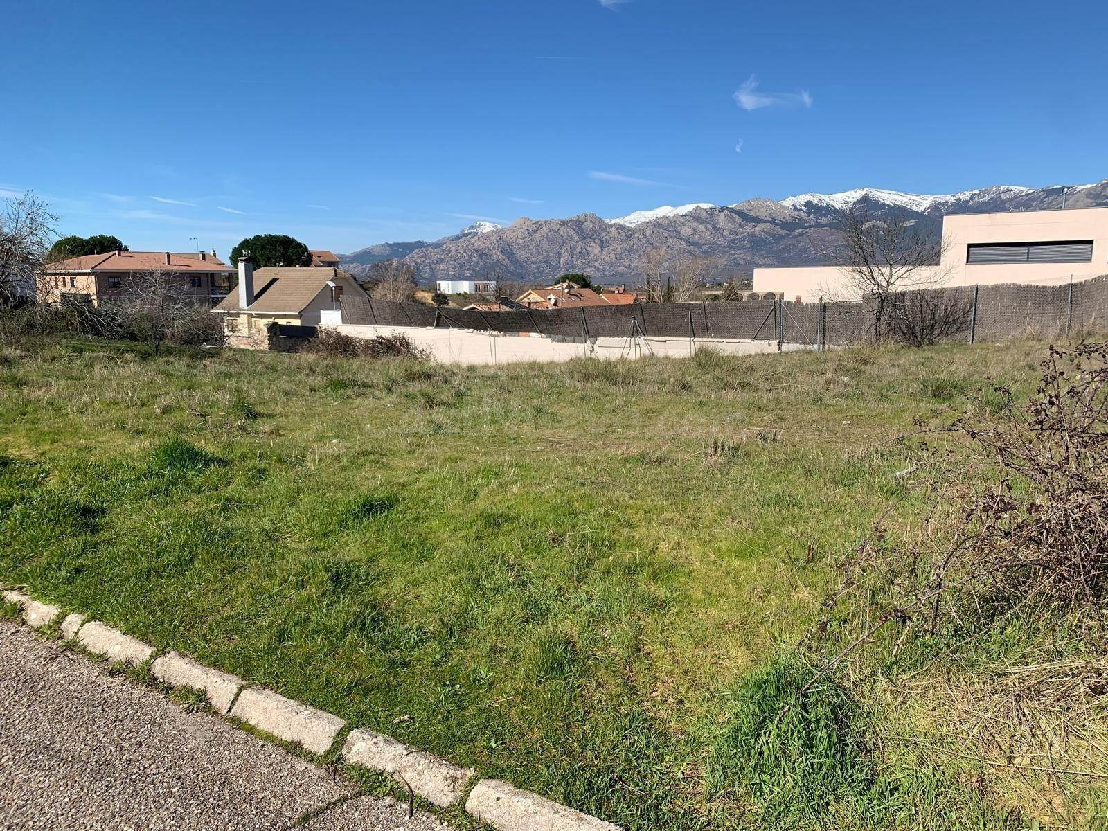 Parcela Edificable con Vistas Espectaculares en Soto del Real