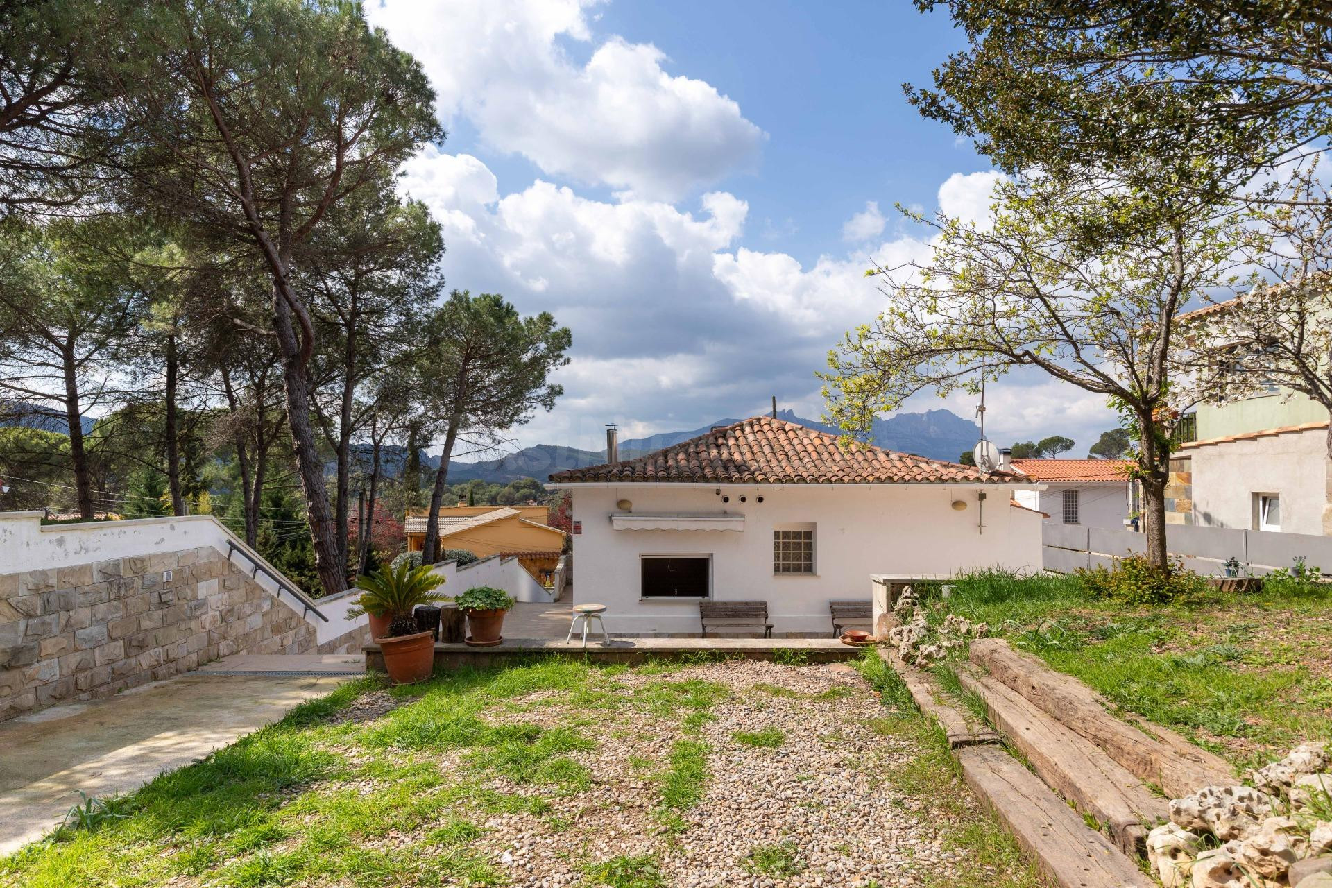 VIURE ENTRE NATURA I LLIBERTAT A DOS CARRERS