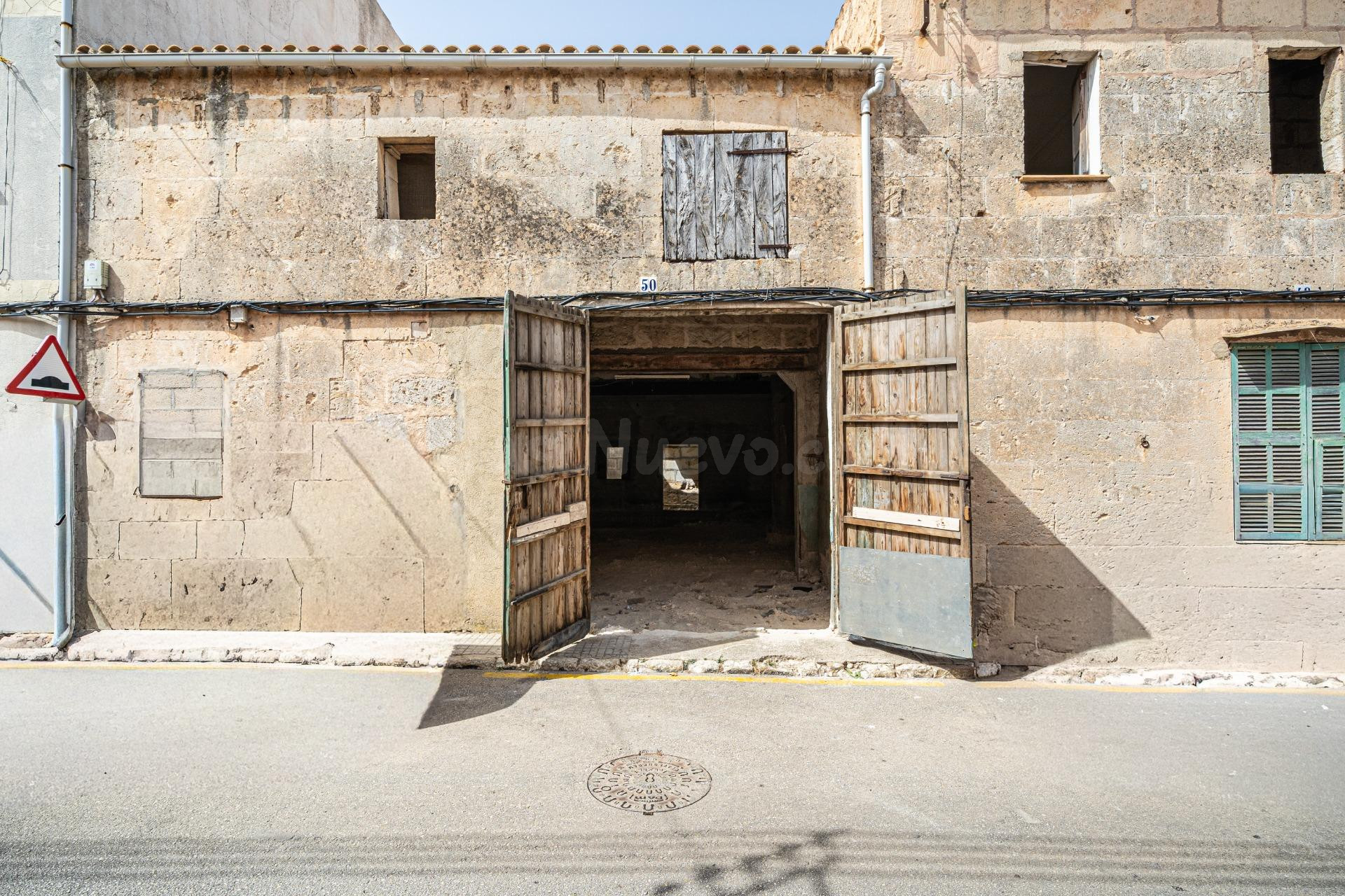 Construcción de 223 m2 con solar 140 m2