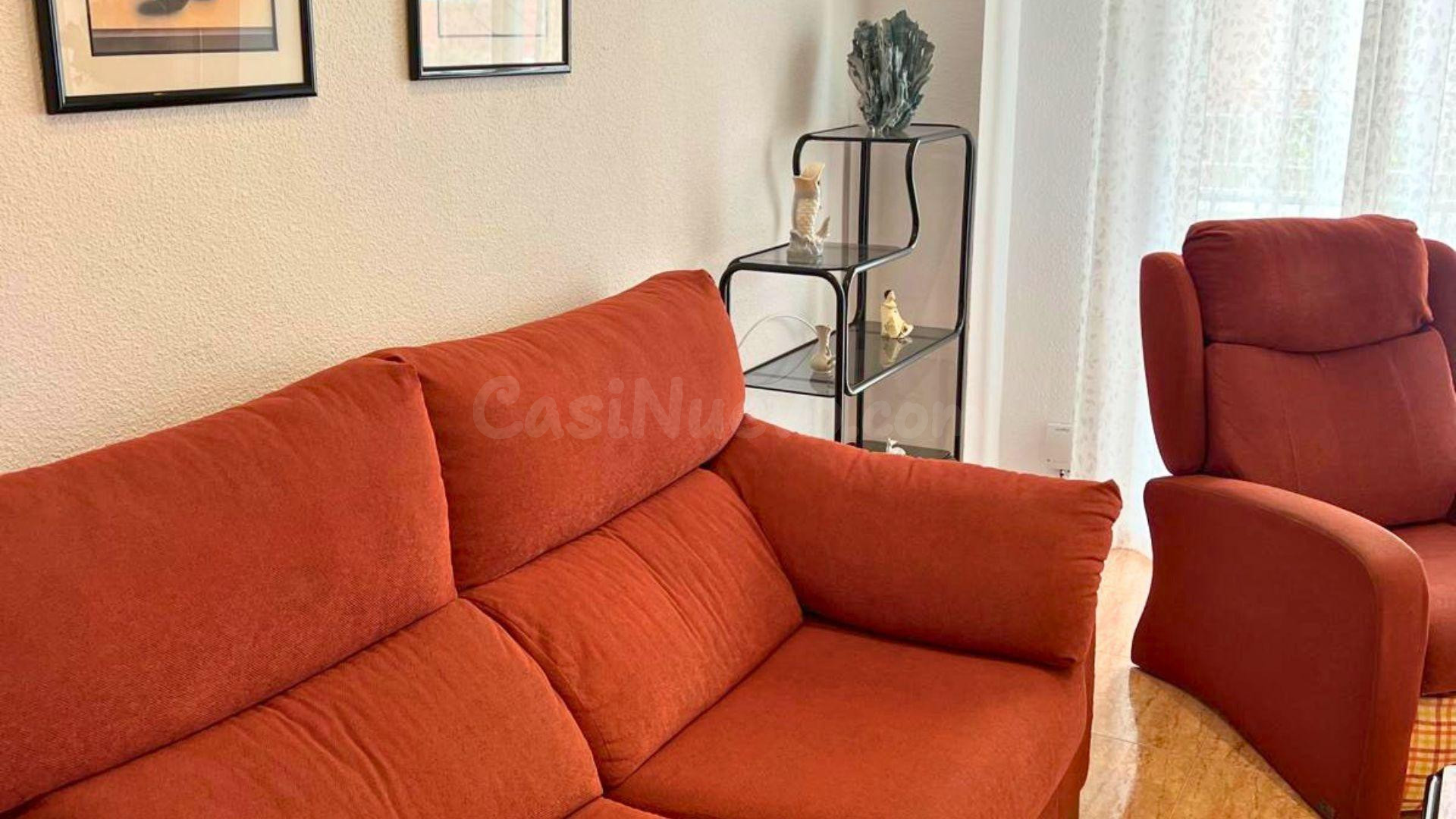 Piso en venta de 3 dormitorios con patio interior en Elche - foto 3
