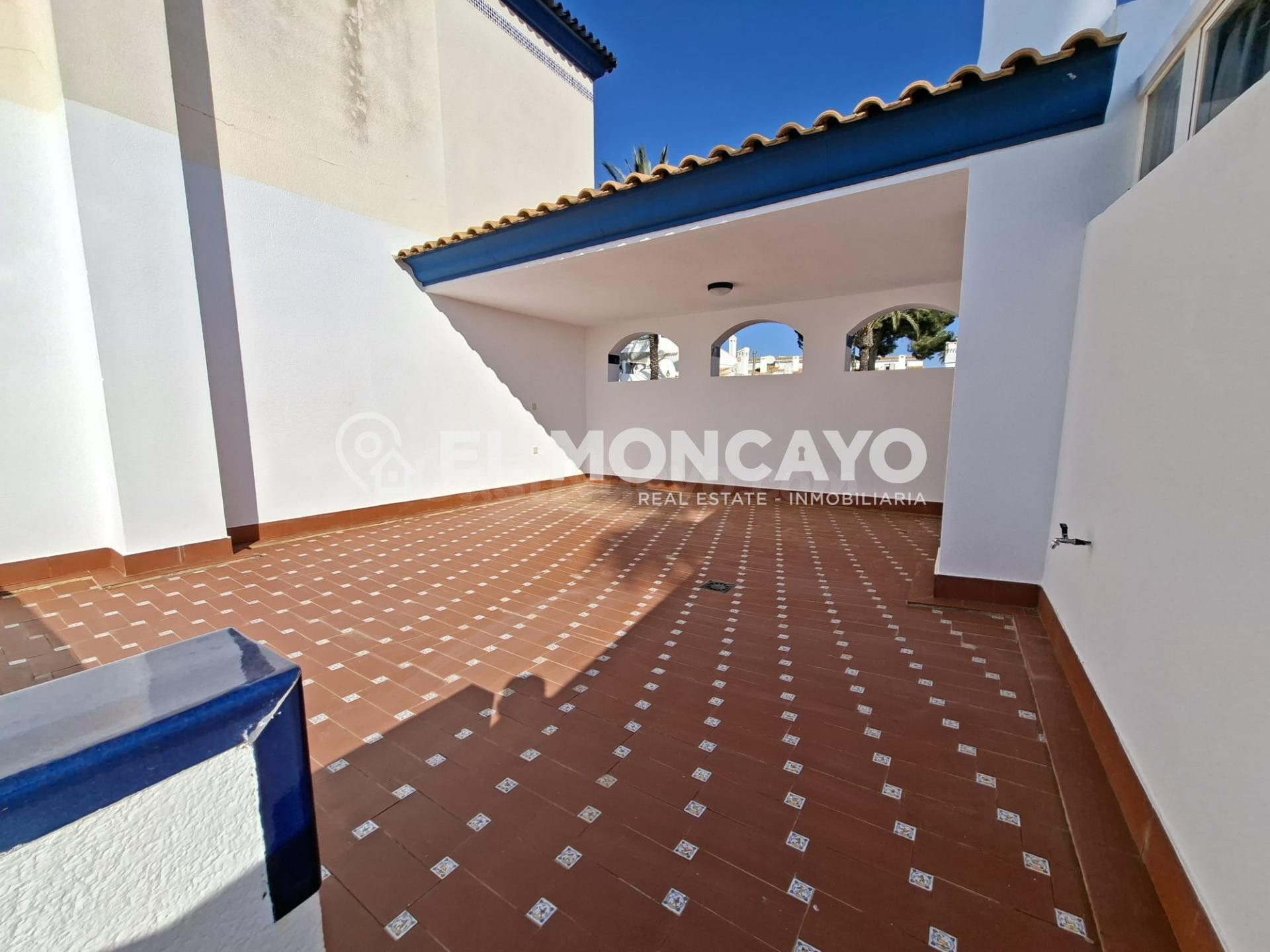 Fantástico bungalow adosado con jardín y solárium privado en Villamartín-Les Dolses, Orihuela Costa - foto 3