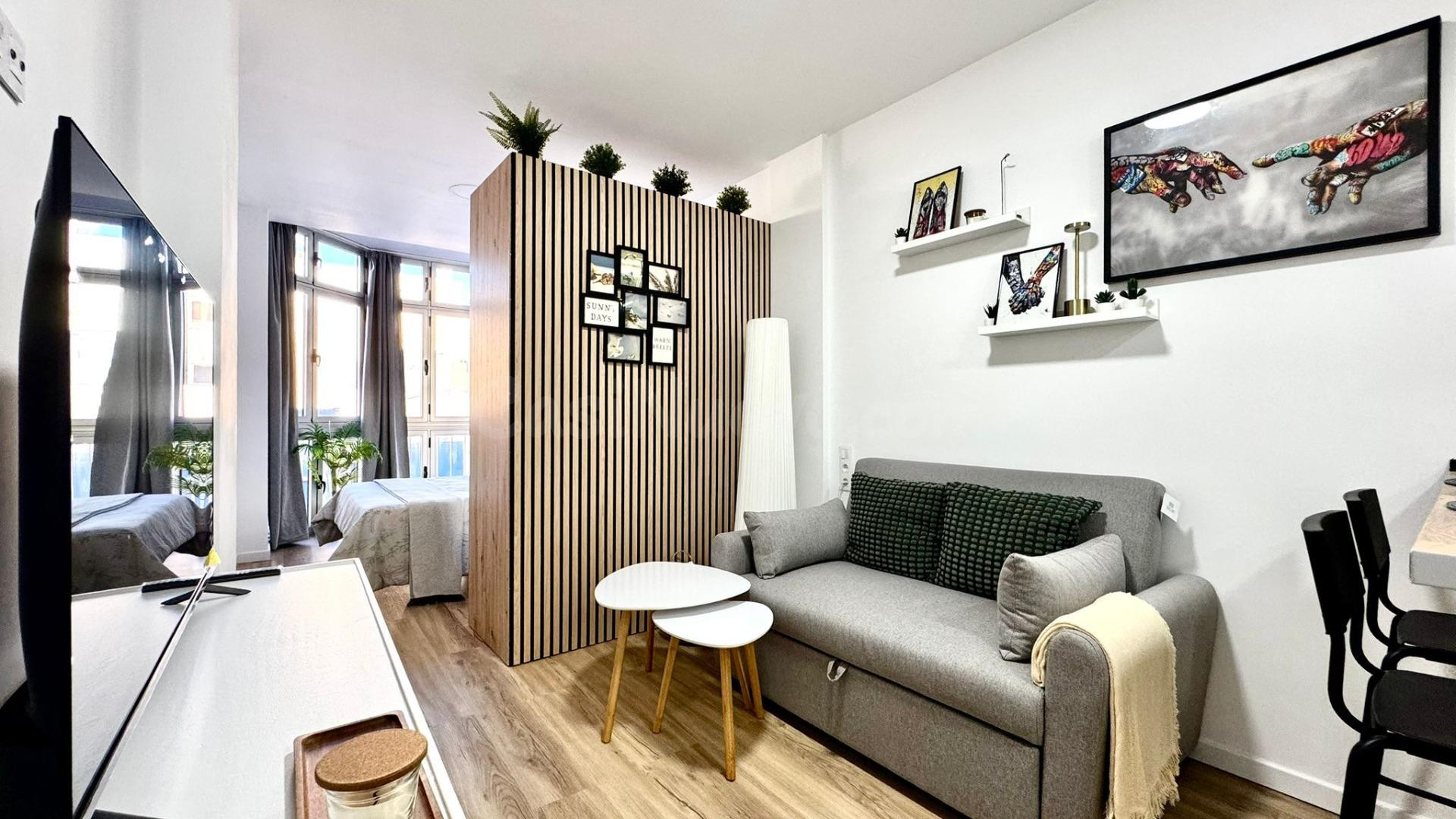 Apartamento reformado y a estrenar a escasos metros del mar  - foto 5