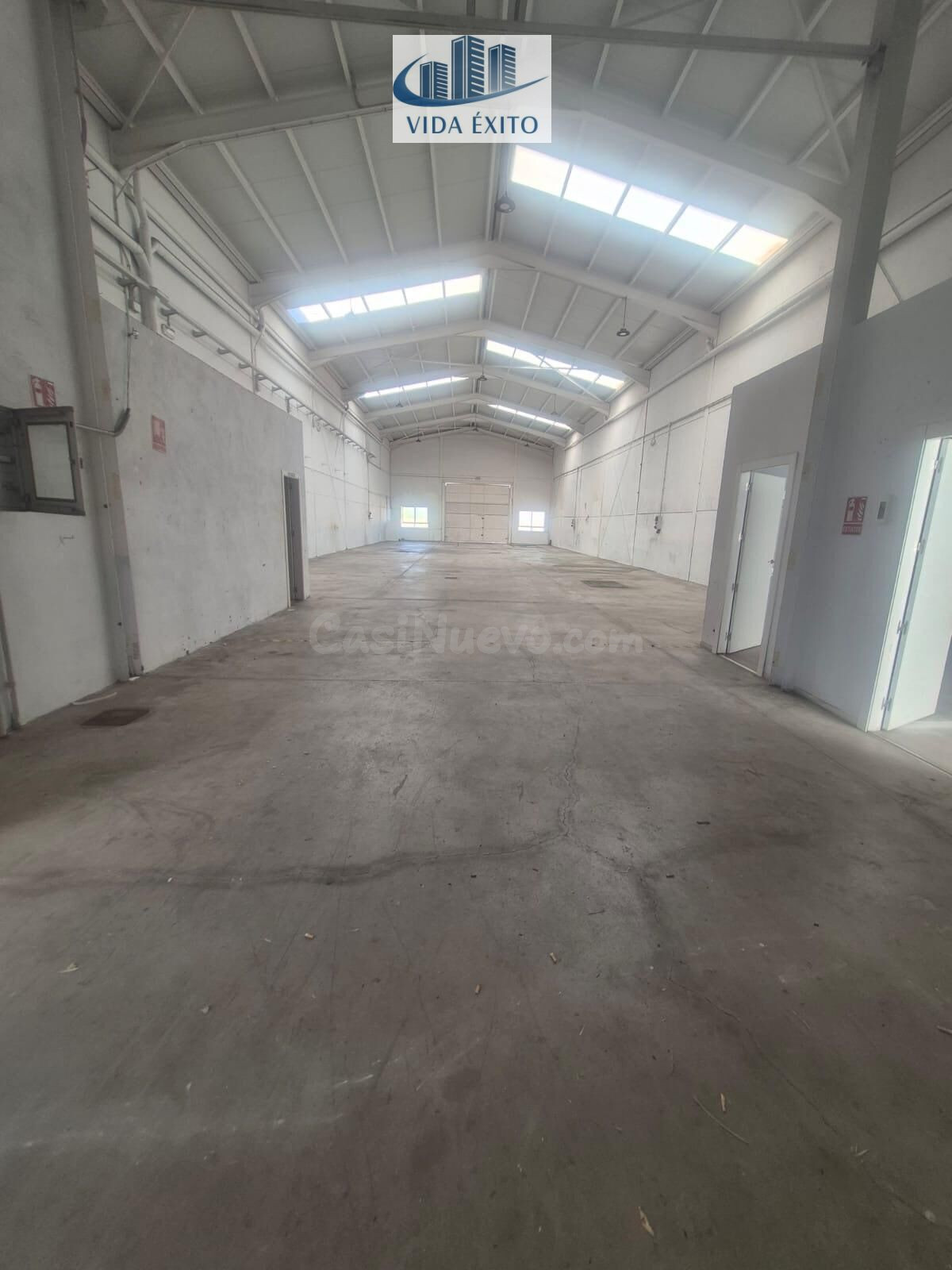 NAVE ALQUILER EN BULEVAR - foto 2