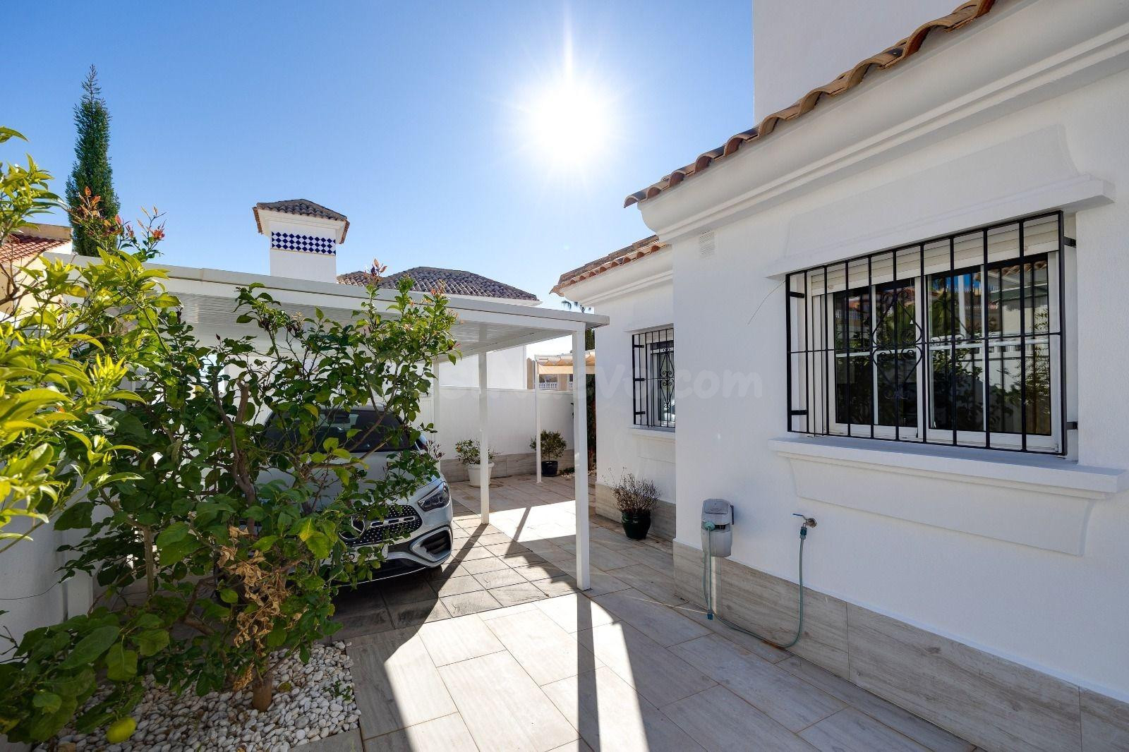 Villa independiente en venta en Las Filipinas, Orihuela Costa - foto 4