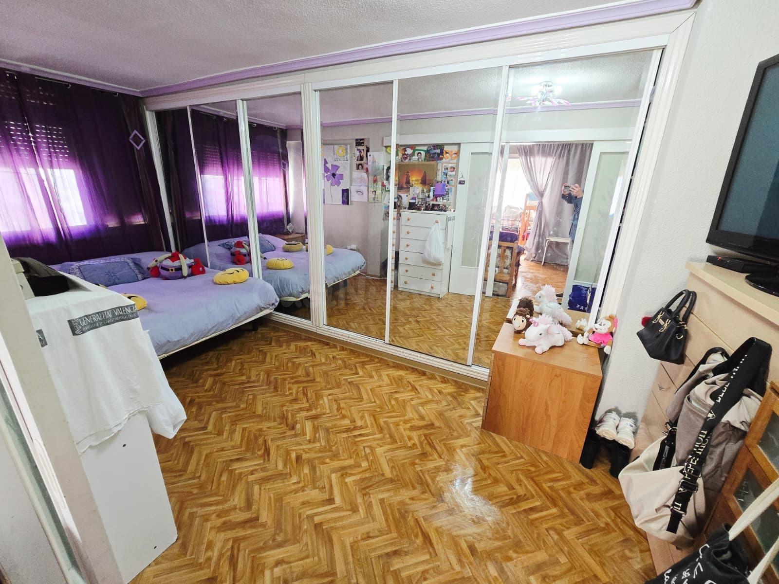 Apartamento con gran potencial de reforma en el corazón de B - foto 4