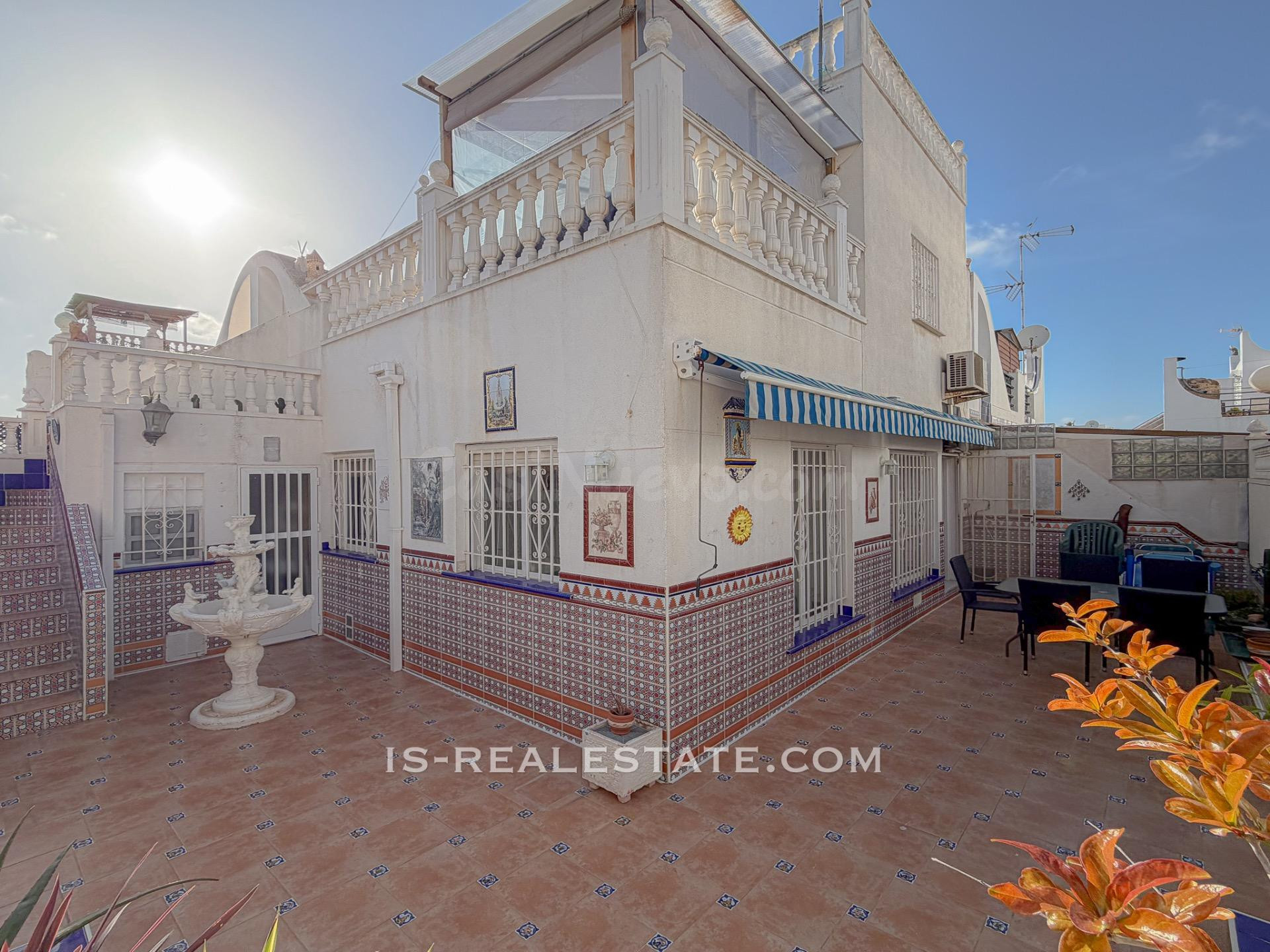Espectacular chalet pareado con 2 plantas independientes ,in