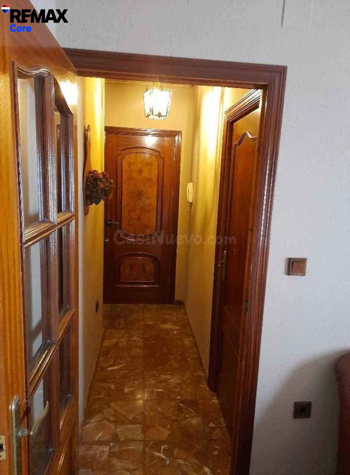 Amplia Vivienda de Tres Plantas con Cochera para Cuatro Coch - foto 4
