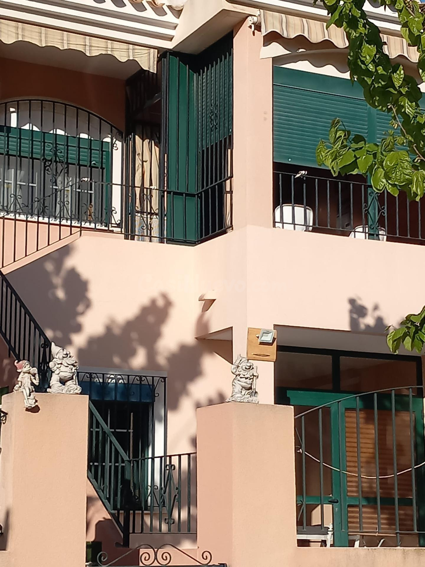 Acogedor Bungalow en Los Alcázares - ¡Tu refugio de playa ideal! €129,900 - foto 2