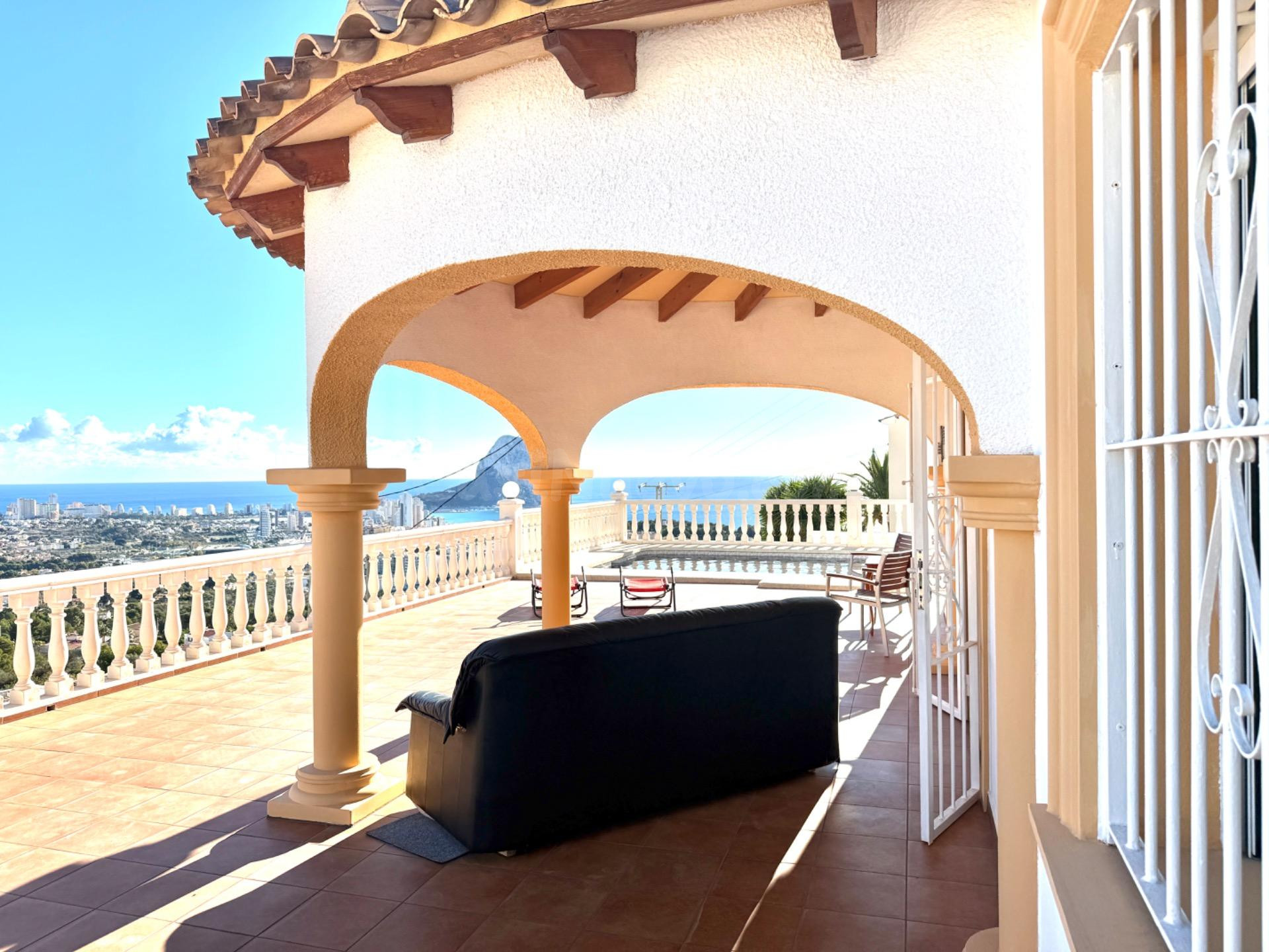 SE VENDE BONITA CASA CON VISTAS AL MAR EN CALPE - foto 3