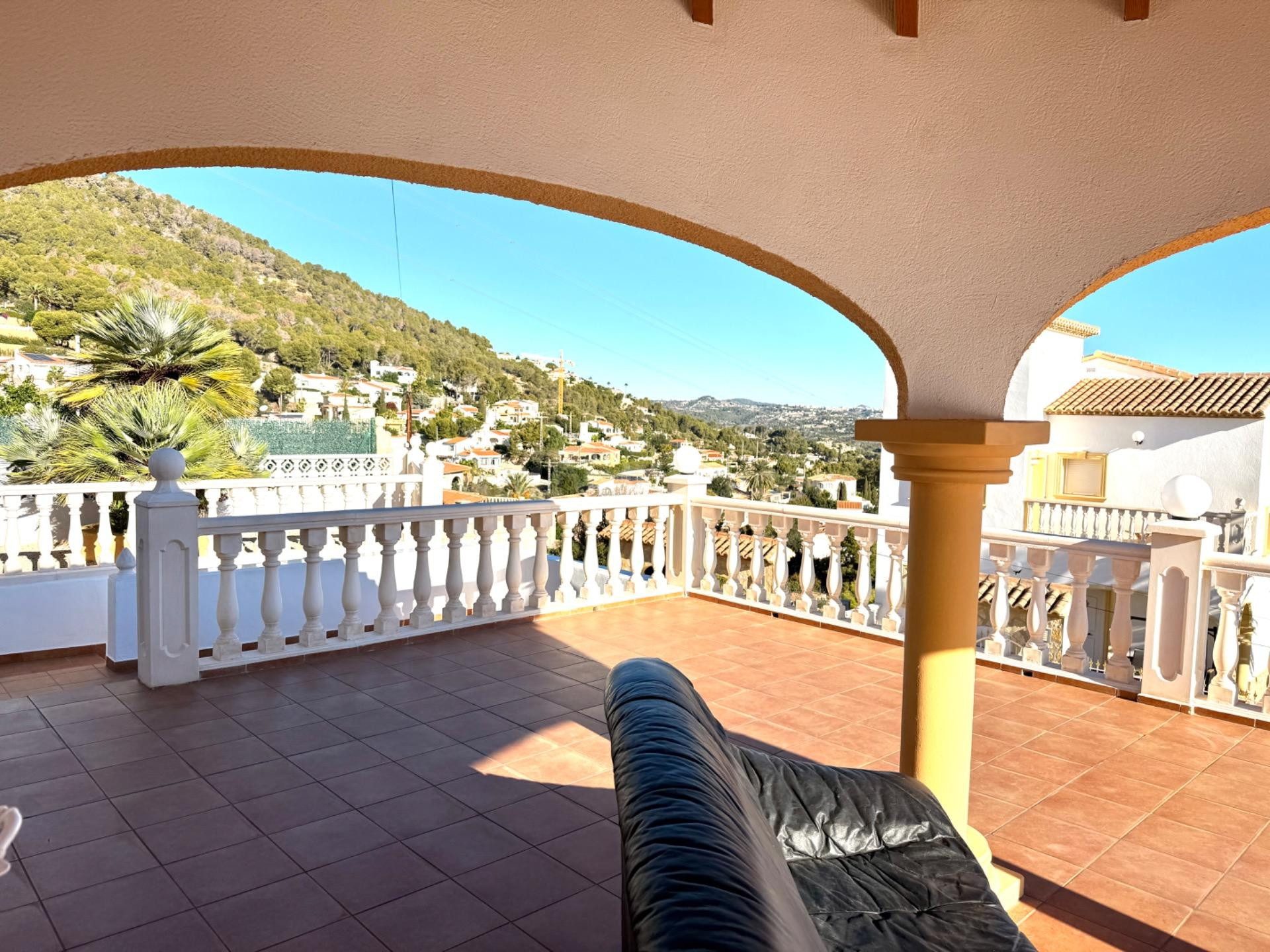 SE VENDE BONITA CASA CON VISTAS AL MAR EN CALPE - foto 5