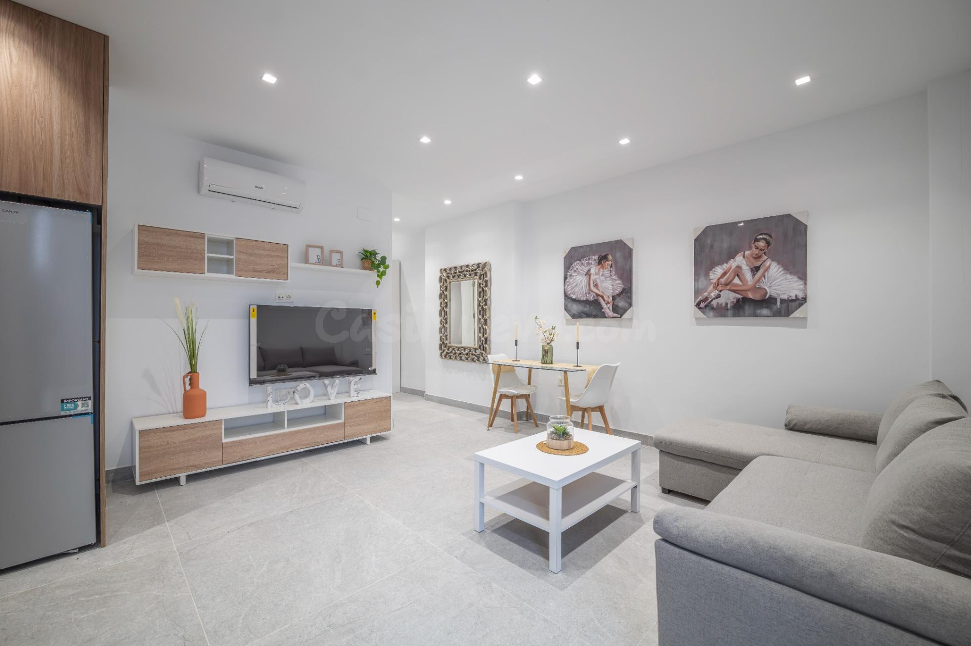Apartamento totalmente nuevo a estrenar junto Alcampo y centro Administrativo de la Junta Andalucía