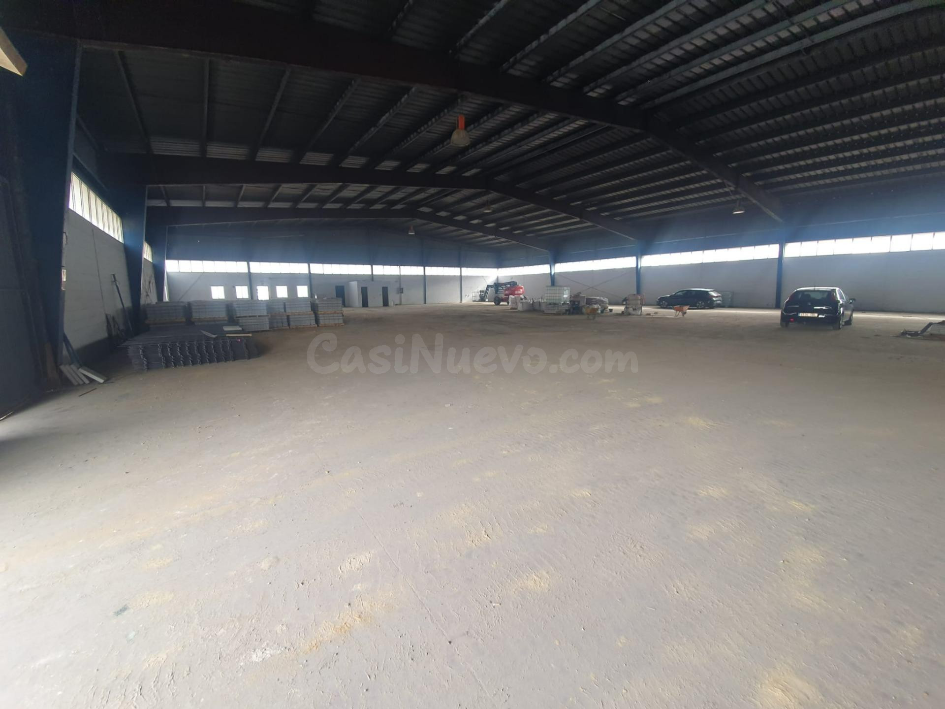 NAVE EN VENTA CON AMPLIO PATIO - foto 5