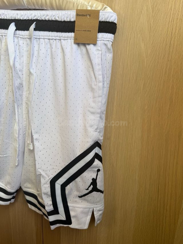 Pantalones Cortos Jordan Blancos y Negros - foto 4