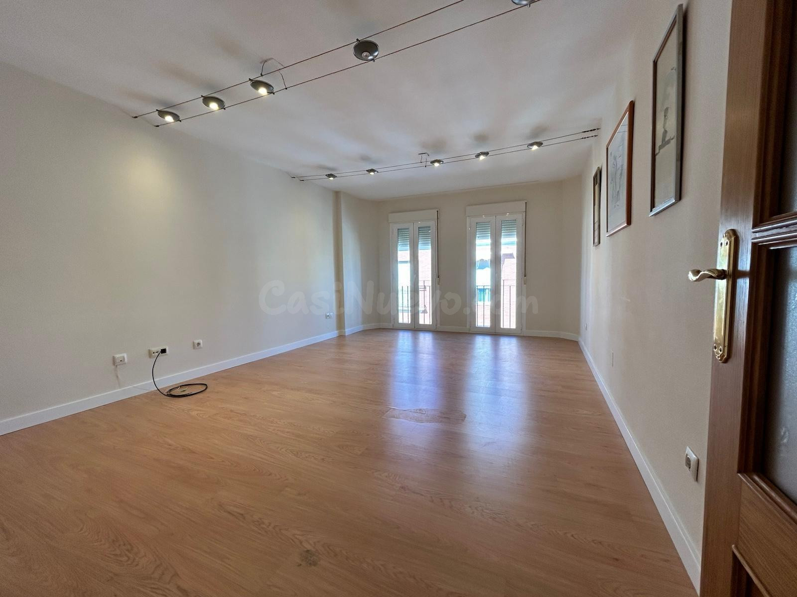 PISO AL LADO DE LA PLAZA ESPAÑA - foto 3