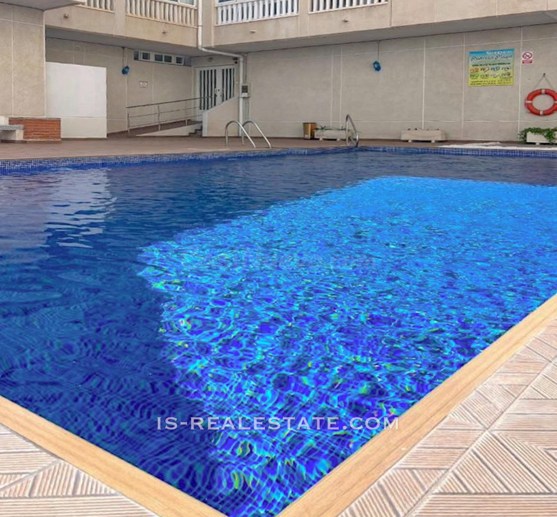 Oportunidad! Acogedor ático con vistas despejadas y piscina 