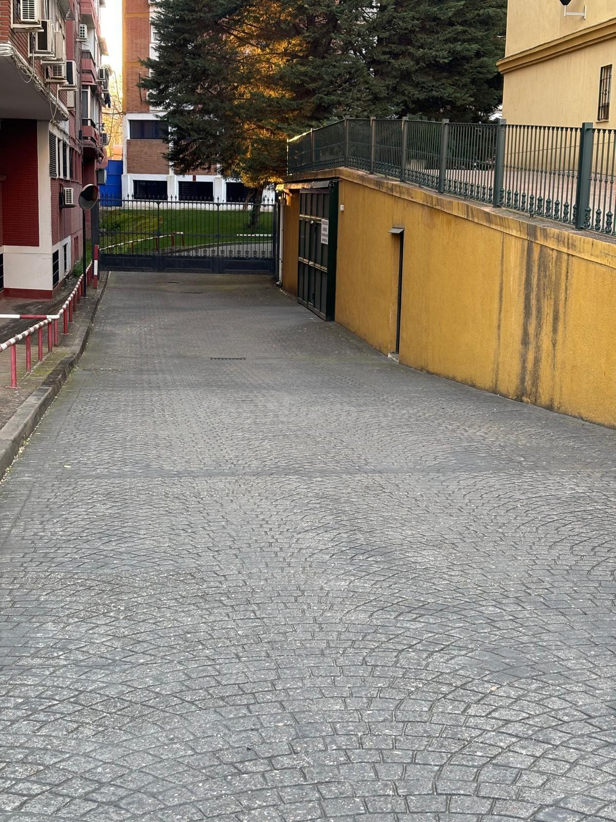 PLAZA DE GARAJE EN CARLOS III - CHINALES - foto 4