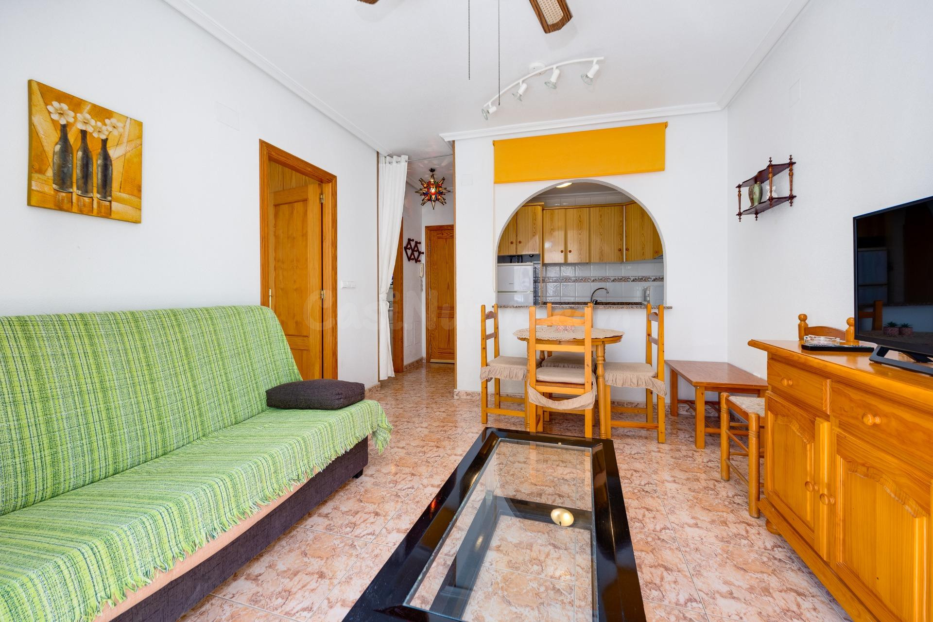 Apartamento de 1 dormitorio con orientación este en el centro de Torrevieja - foto 3