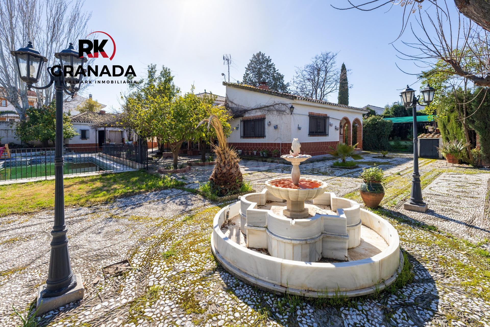 Espectacular Chalet en Ogijares - Ideal para Familias