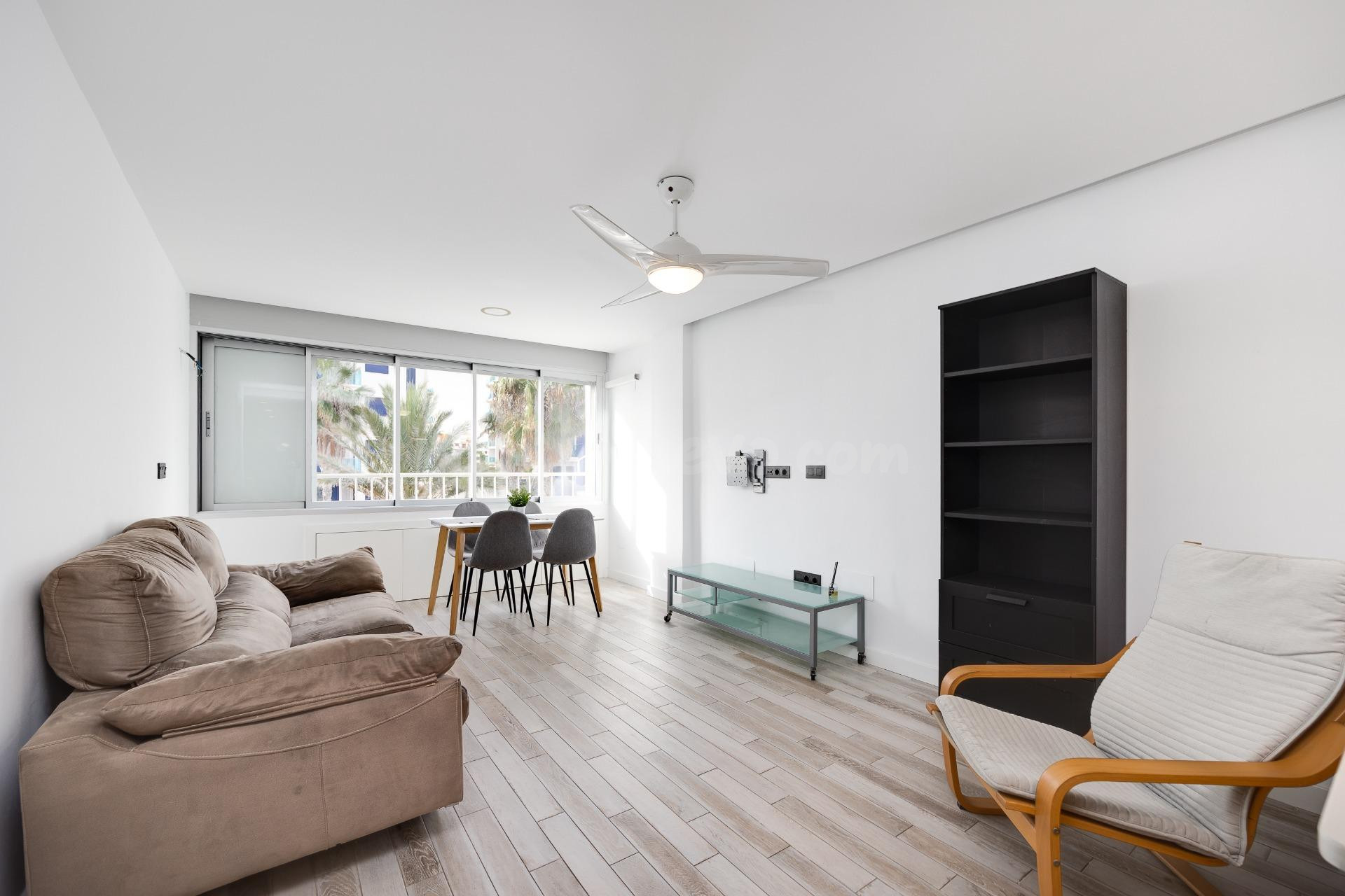 Apartamento de dos dormitorios en Punta Prima