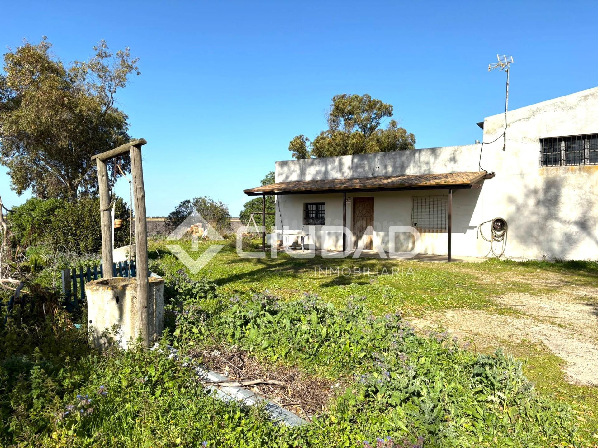 Finca rústica agrícola con nave y vivienda