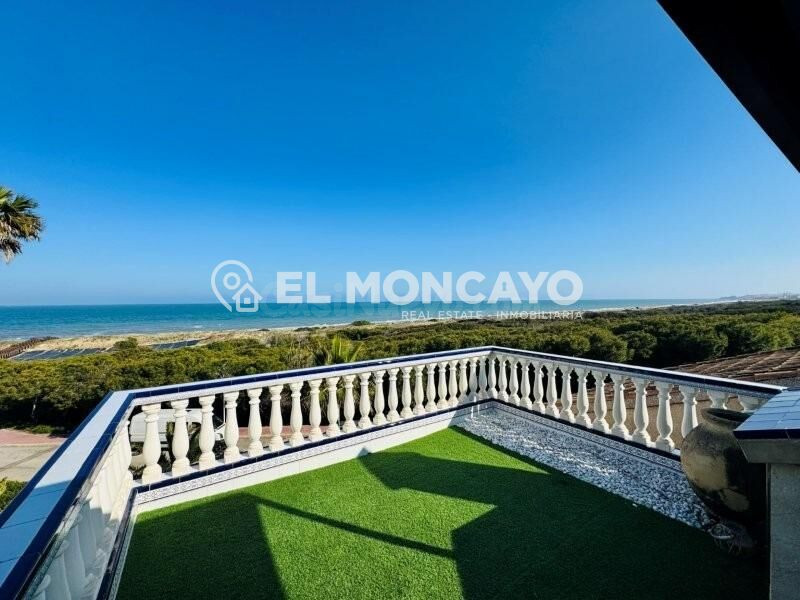 Fantástico bungalow planta alta con solárium y vistas al mar