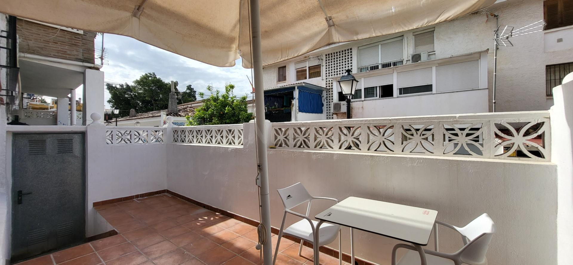 ¡¡Larga temporada!! piso de 1 dormitorio y con patio propio 