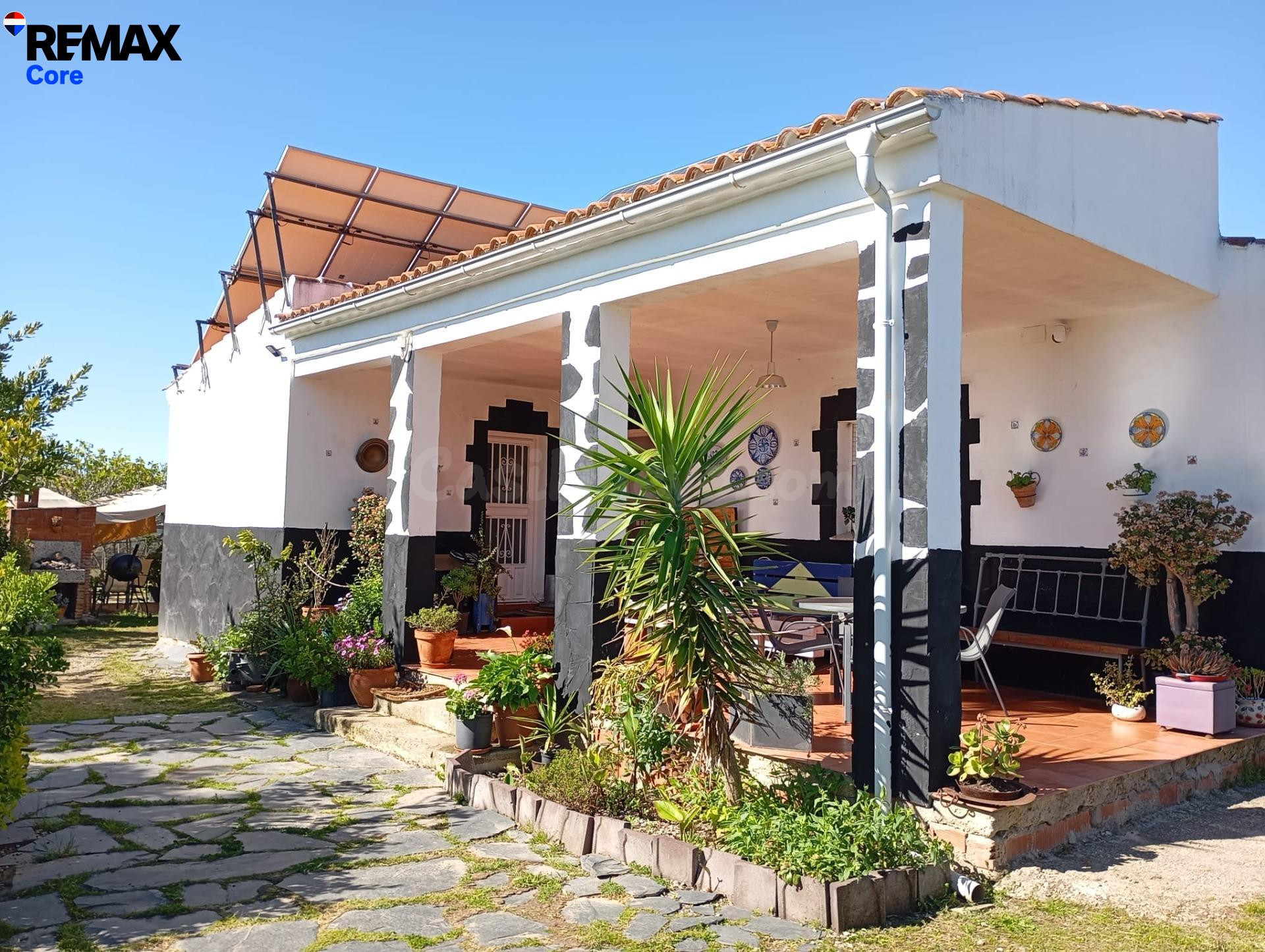 Exclusiva Finca Rústica: Eficiencia Energética y Confort a 8 - foto 2