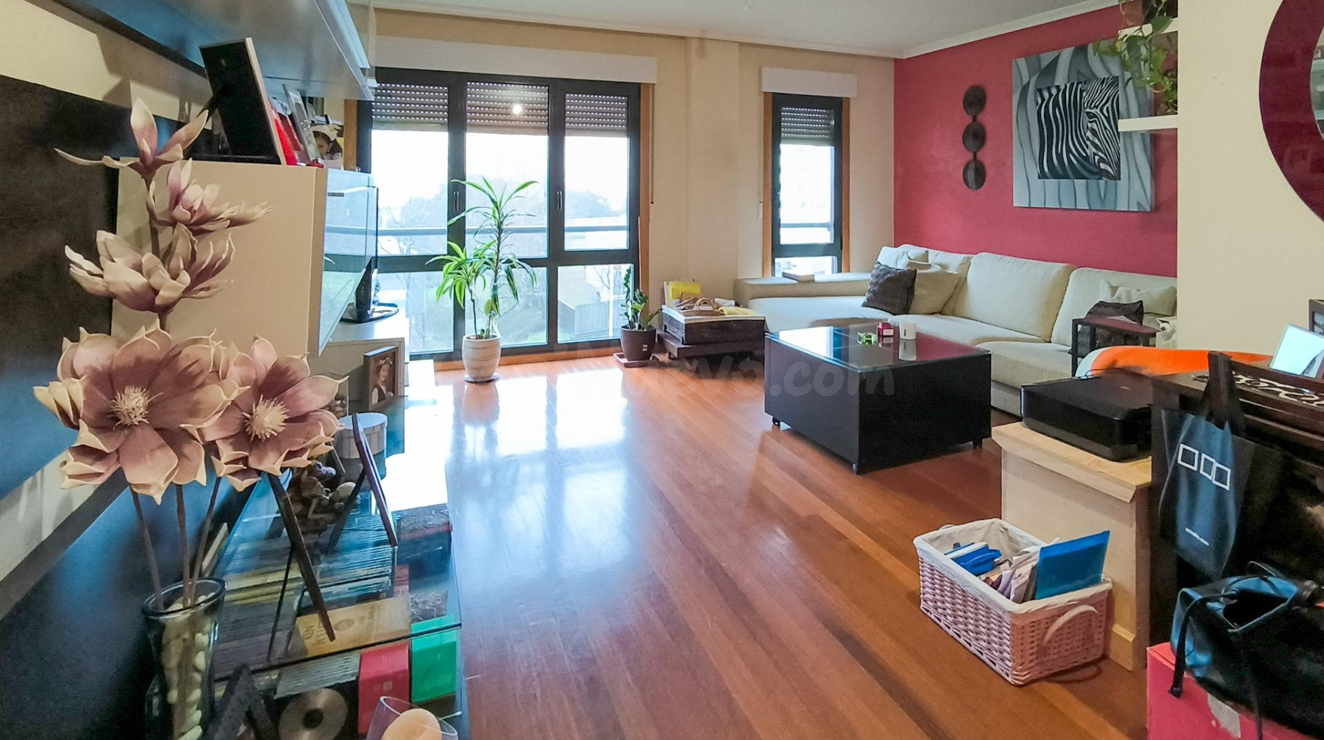 Precio irresistible: acogedor piso en A Parda listo para ent