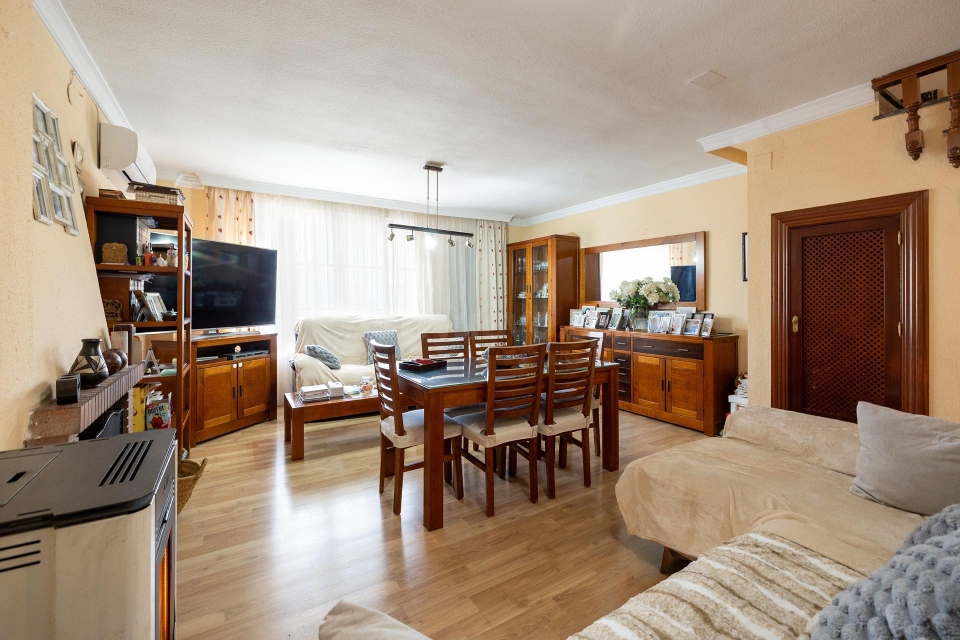 ✨ ¡Tu nuevo hogar con piscina a solo 15 minutos de Granada! - foto 4