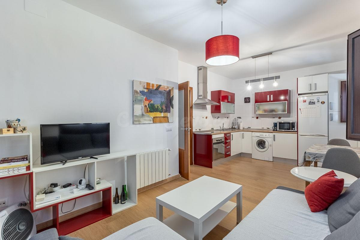 ¡Encantador Apartamento en Planta Baja en el Corazón del Rea - foto 2