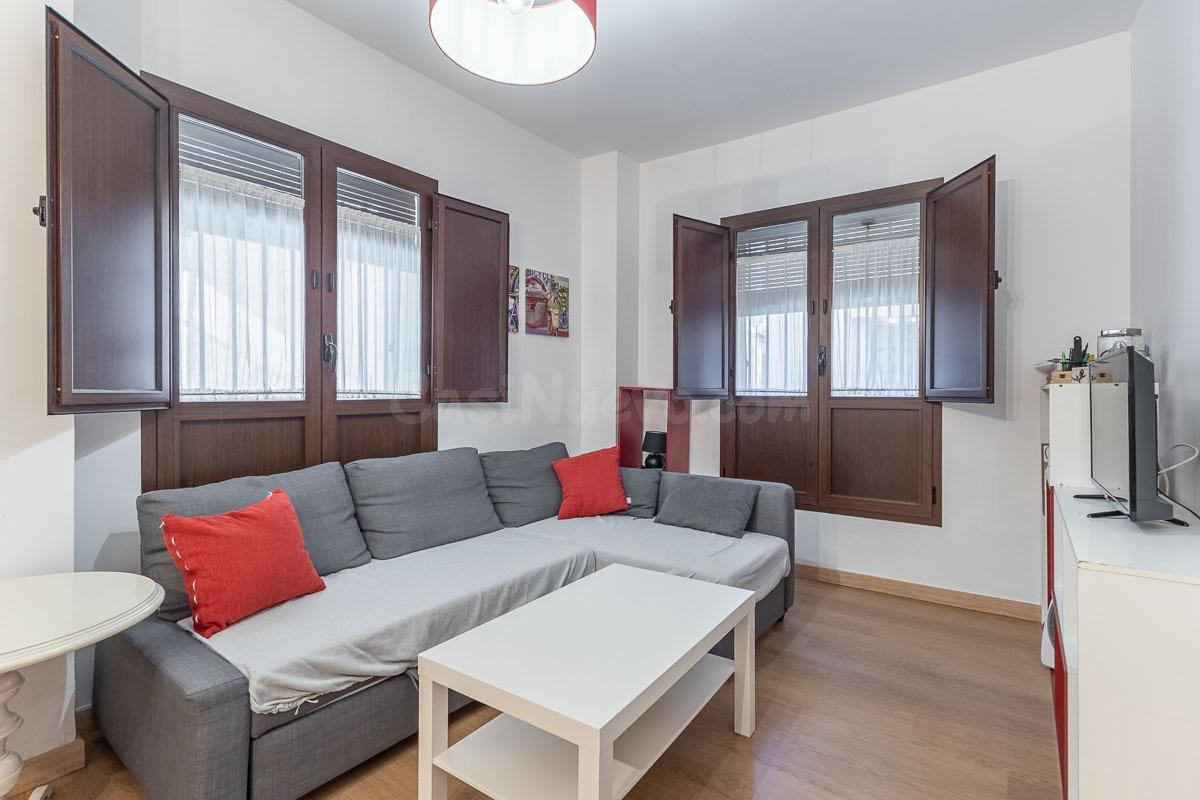 ¡Encantador Apartamento en Planta Baja en el Corazón del Rea - foto 4