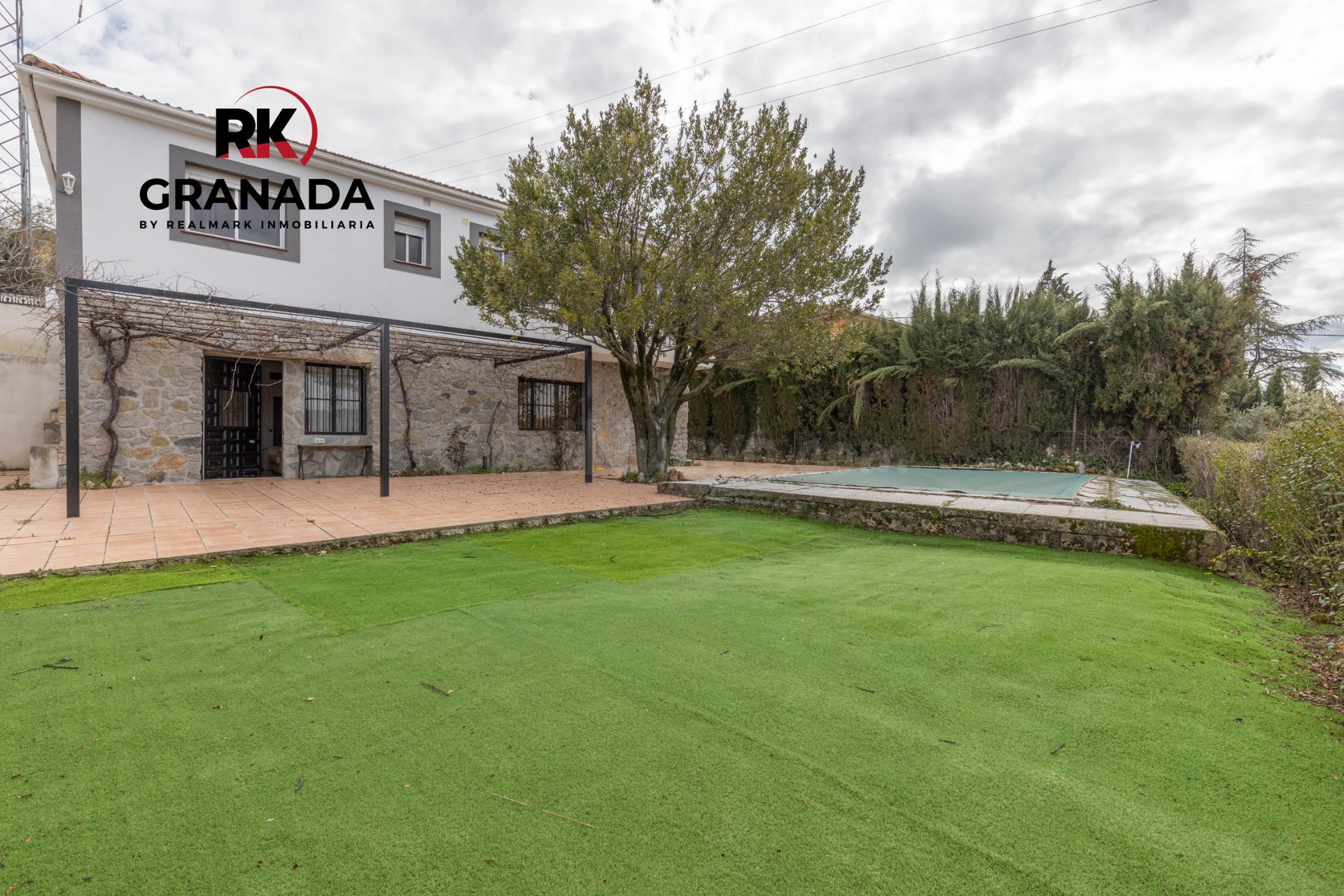 ESPECTACULAR CASA CON LICENCIA TURISTICA EN HUETOR SANTILLAN