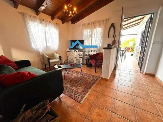 Chalet Renovado en Tárbena: Vistas y Autosuficiencia. - foto 3