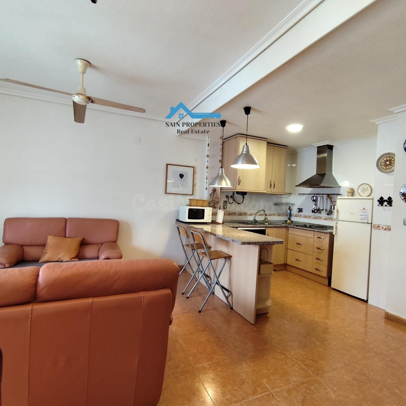 Bonito piso con garaje y piscina comunitaria en el centro de - foto 5
