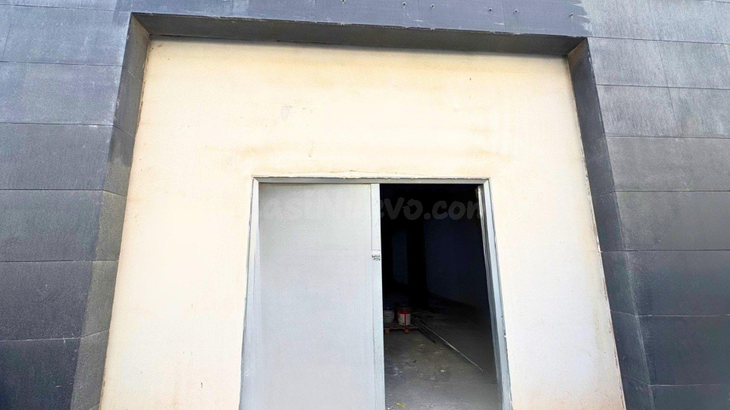 LOCAL COMERCIAL EN VENTA EN EL CENTRO DE NOVELDA – 256 m² RE - foto 3