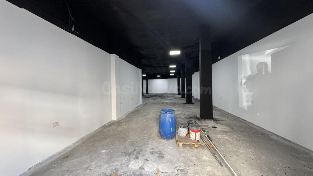 LOCAL COMERCIAL EN VENTA EN EL CENTRO DE NOVELDA – 256 m² RE - foto 4