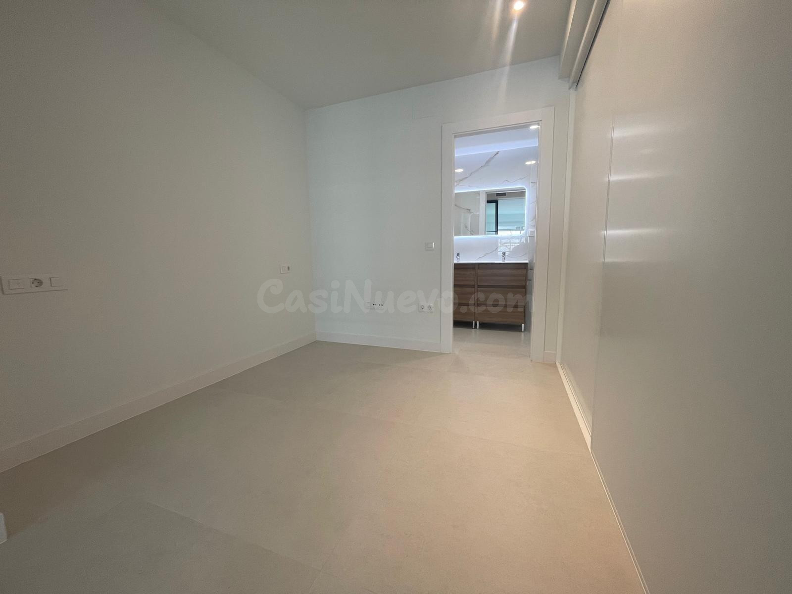 Apartamento de 2 habitaciones 2 baños a metros de la playa - foto 4