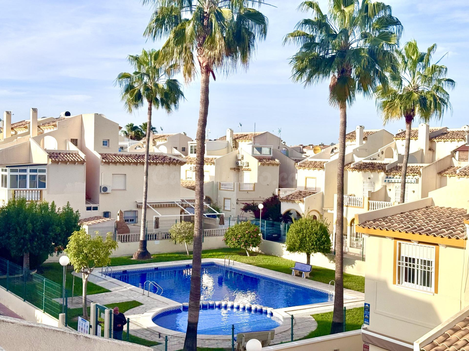 Adosado en Playa Flamenca – 210.000 € (5 dormitorio + 2 baño