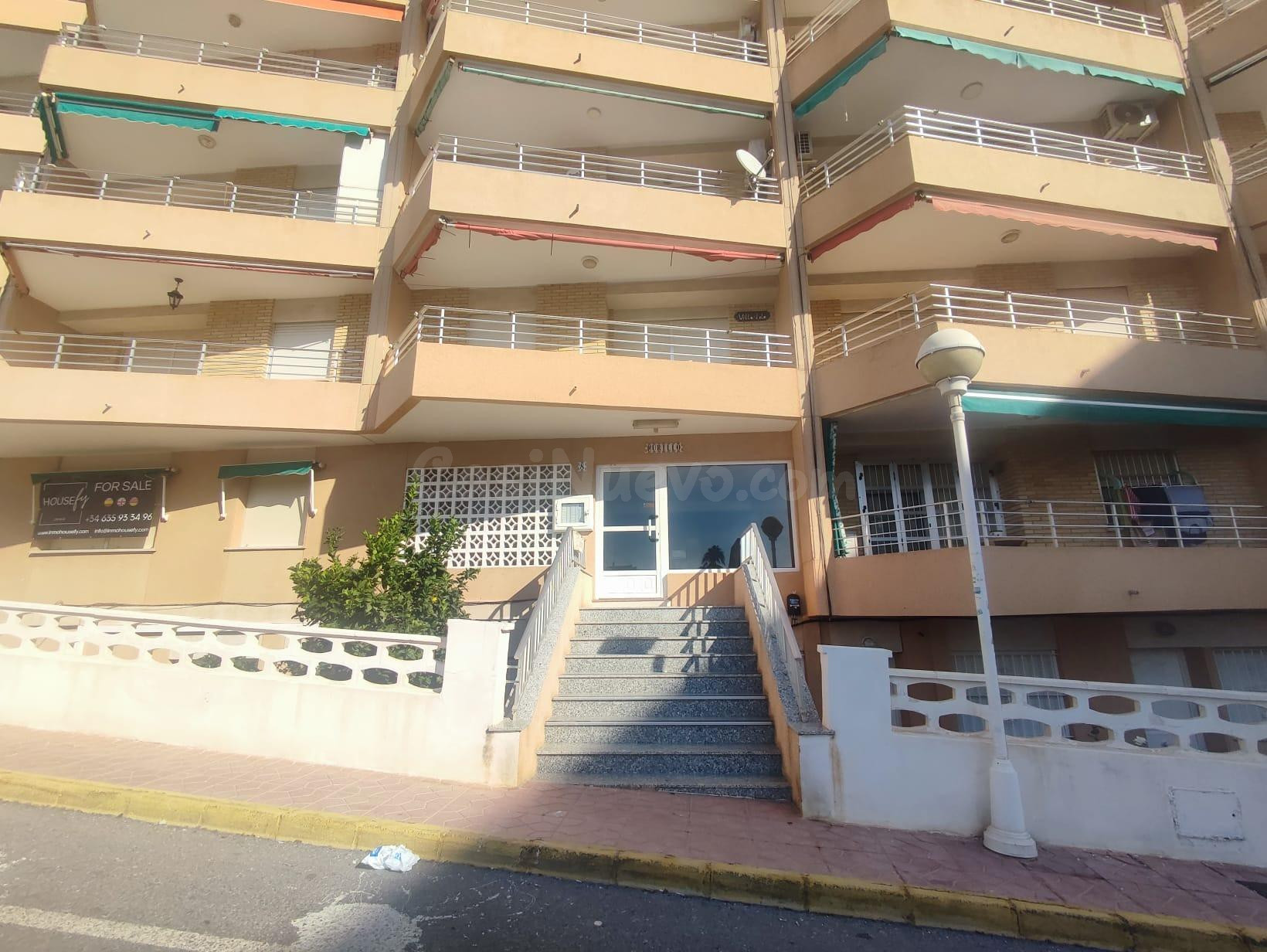 Amplio apartamento al lado del mar en Guardamar del Segura-A - foto 2